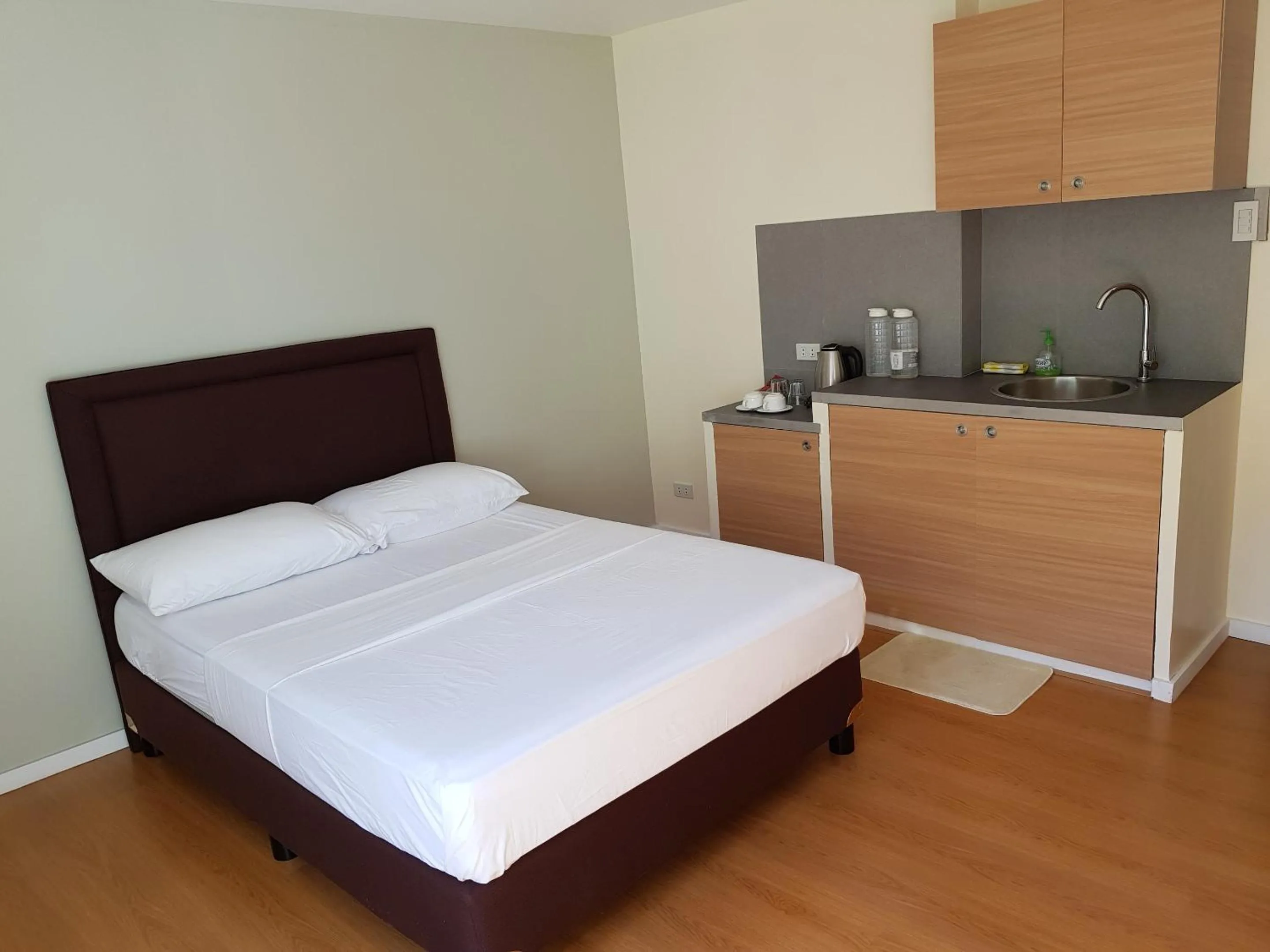 Bed in The Leaf House