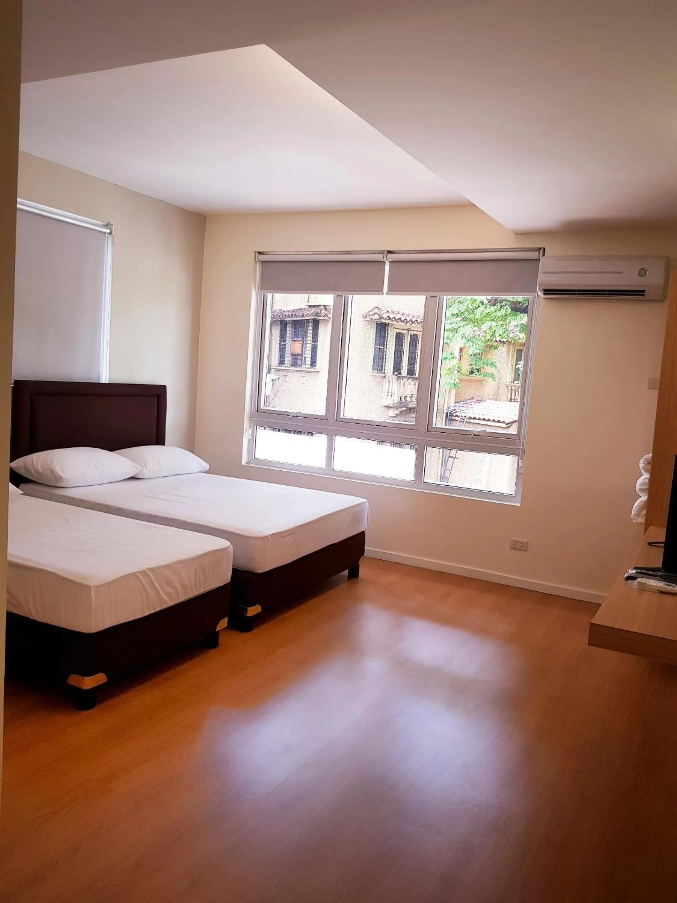 Bed in The Leaf House