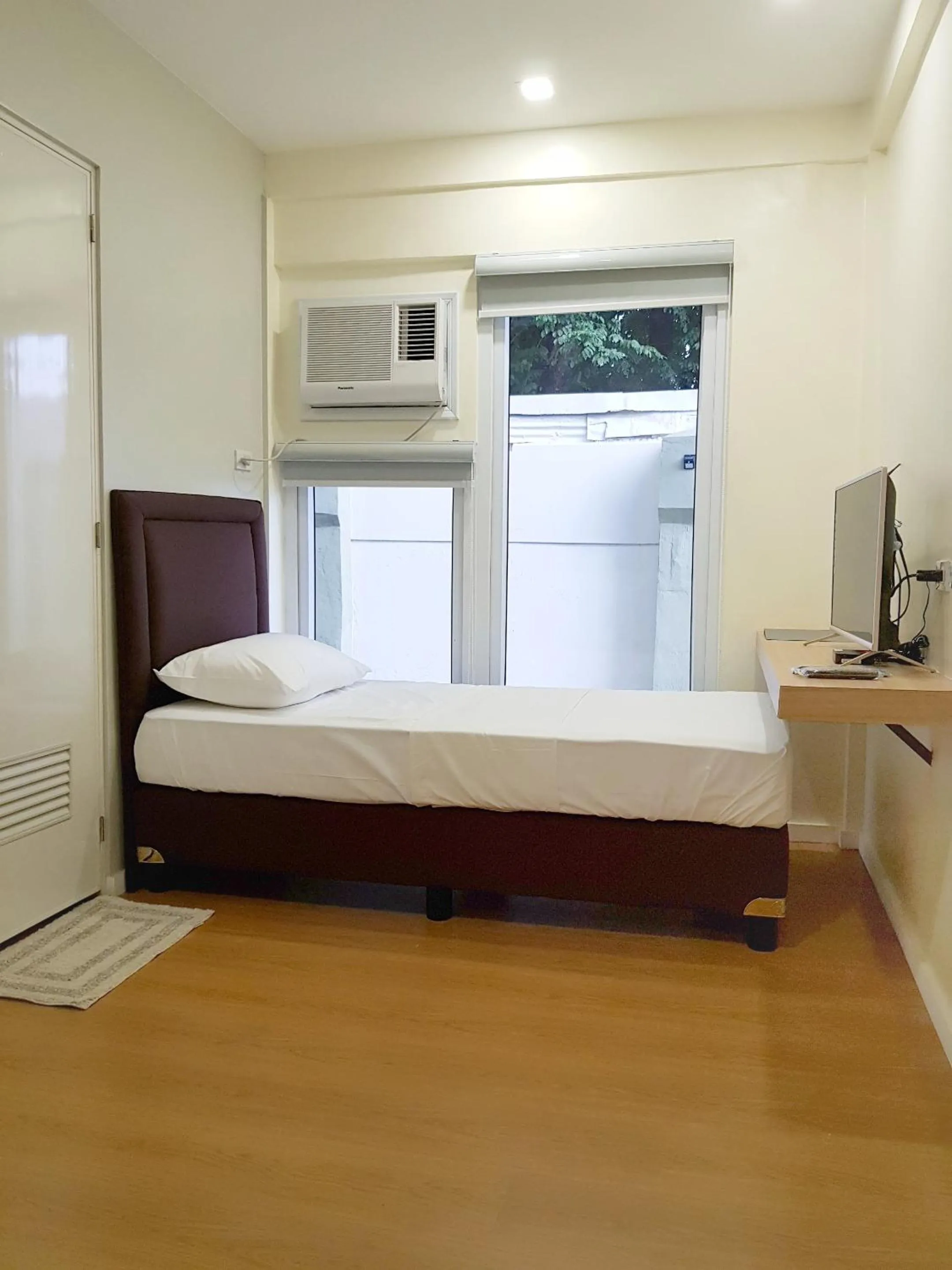 Bed in The Leaf House