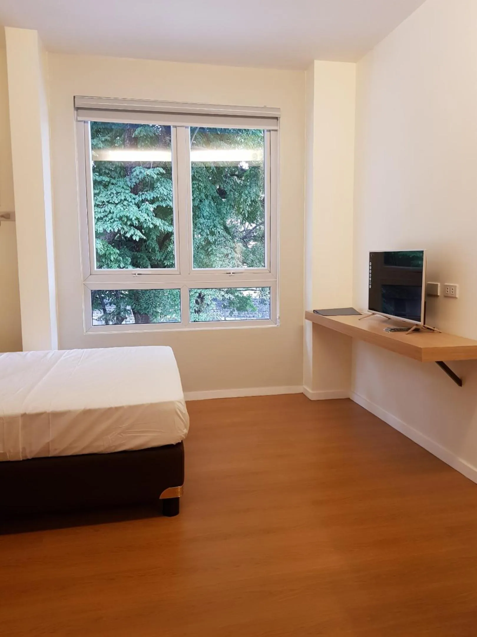 Bed in The Leaf House