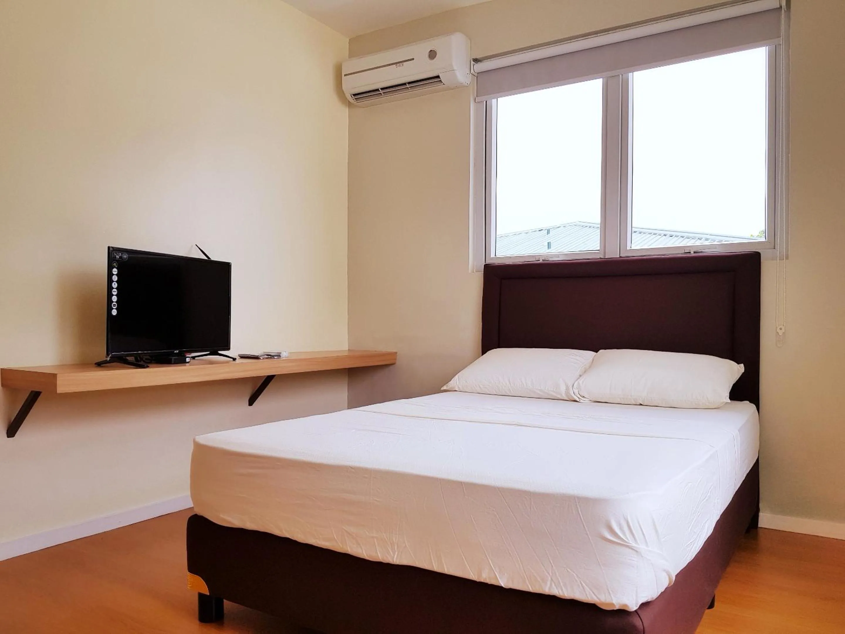 Bed in The Leaf House