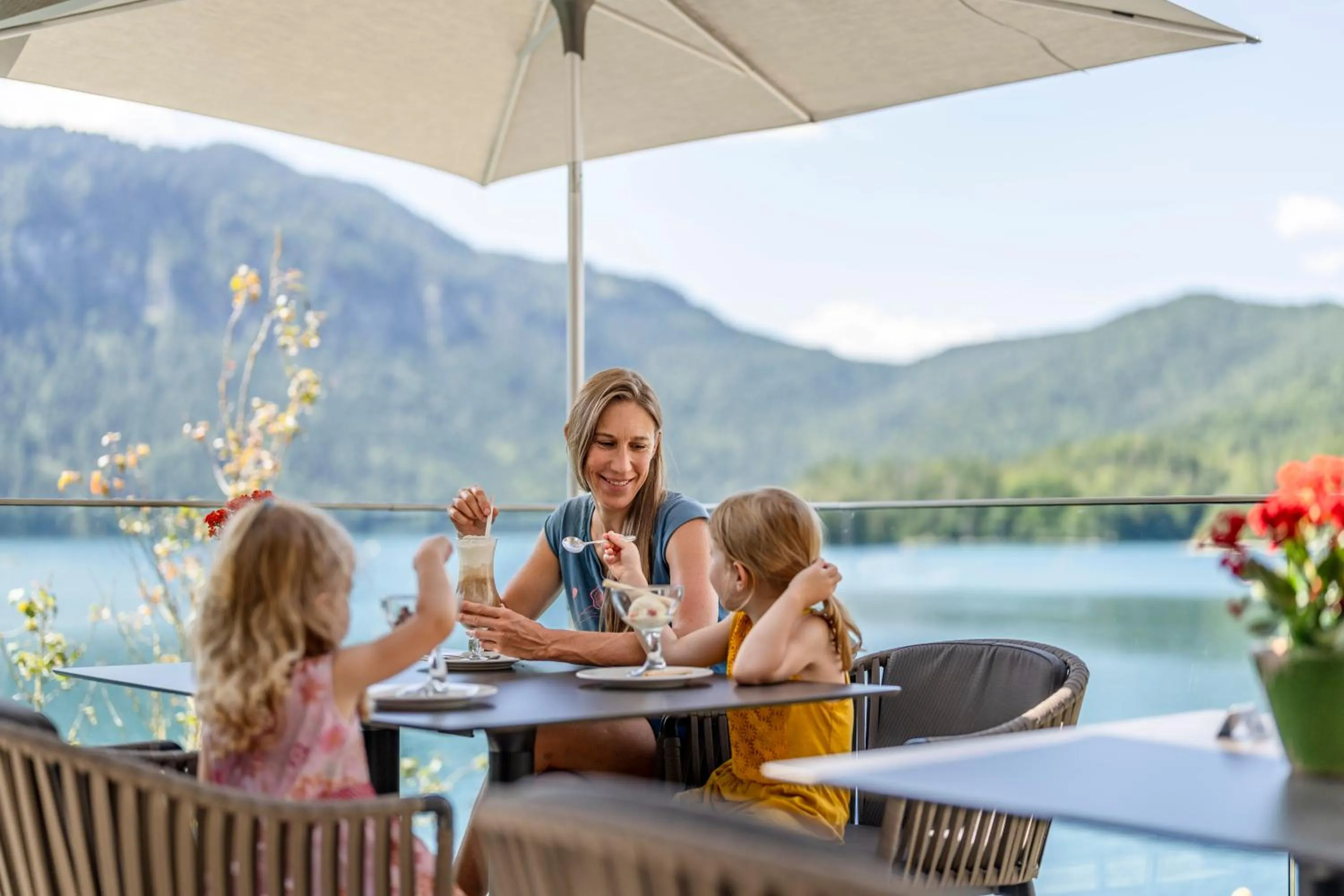 Summer in Eibsee Hotel