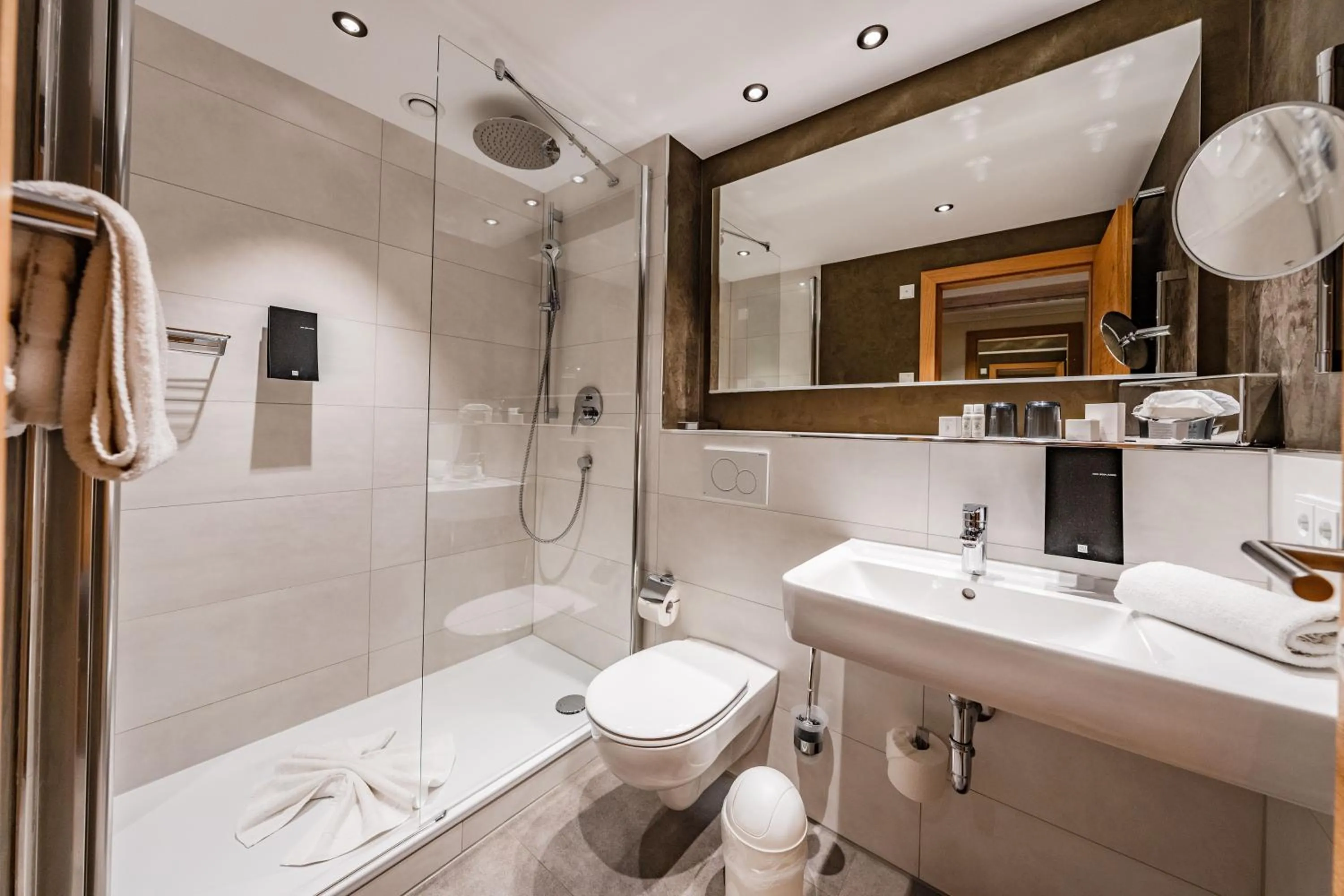 Bathroom in Eibsee Hotel