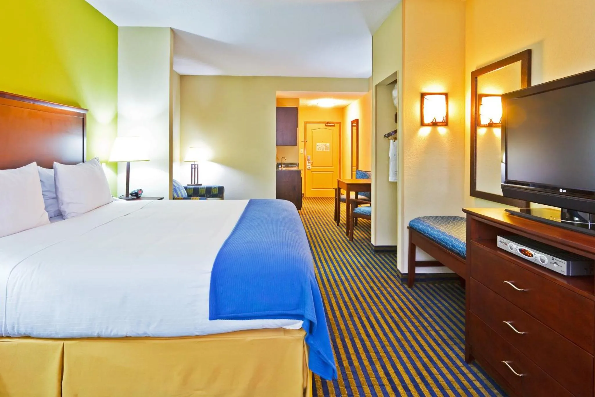 Bedroom, Bed in Holiday Inn Express Hotel & Suites Ooltewah Springs - Chattanooga by IHG