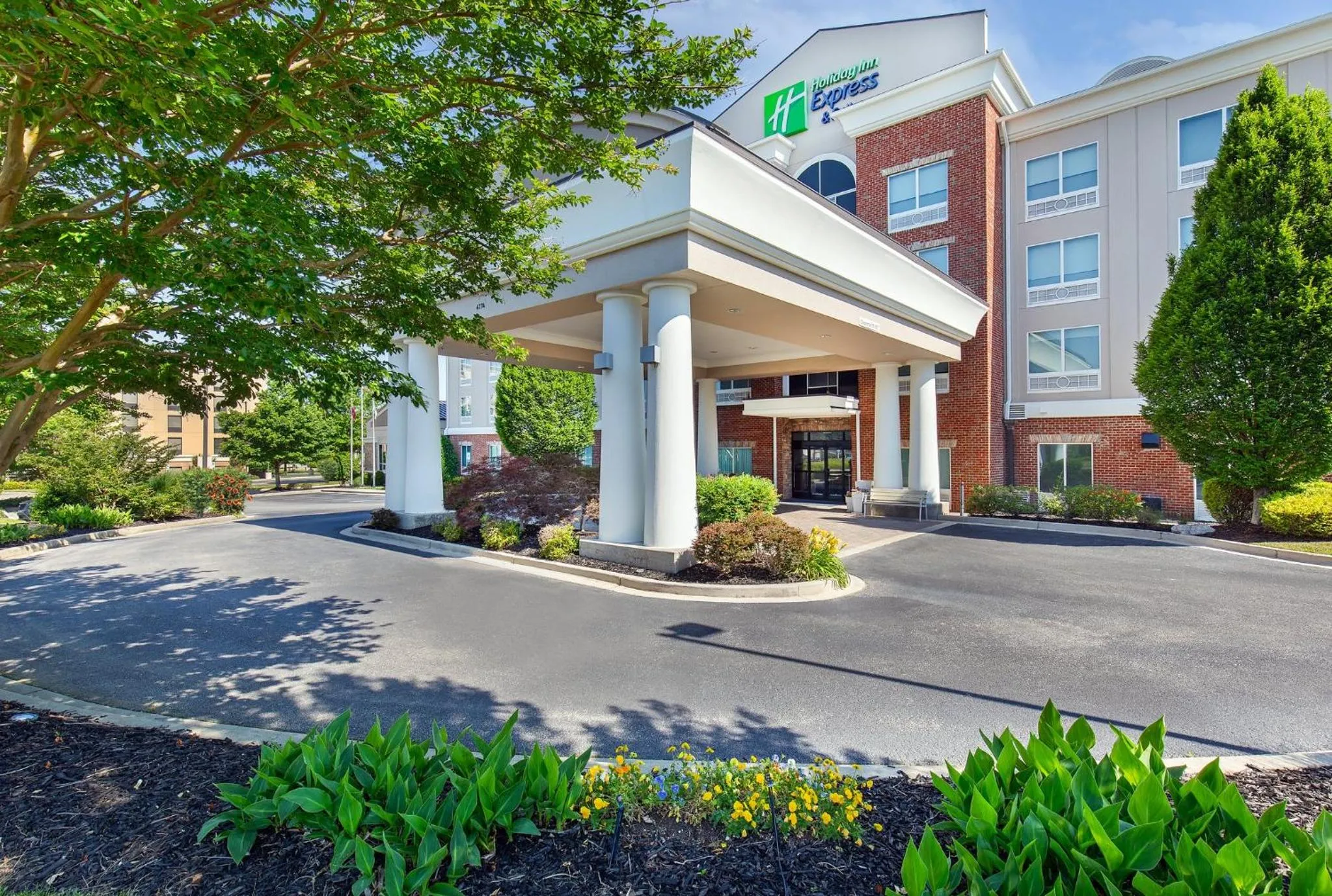Property building in Holiday Inn Express Hotel & Suites Ooltewah Springs - Chattanooga by IHG