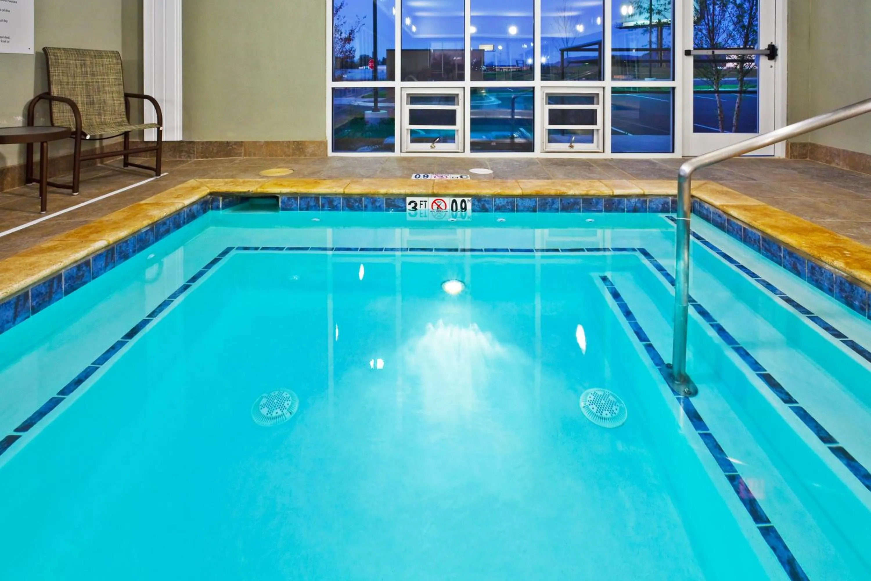 Swimming pool in Holiday Inn Express Hotel & Suites Ooltewah Springs - Chattanooga by IHG