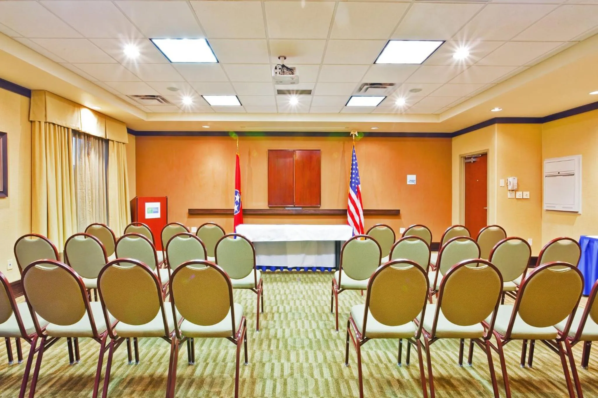 Meeting/conference room in Holiday Inn Express Hotel & Suites Ooltewah Springs - Chattanooga by IHG