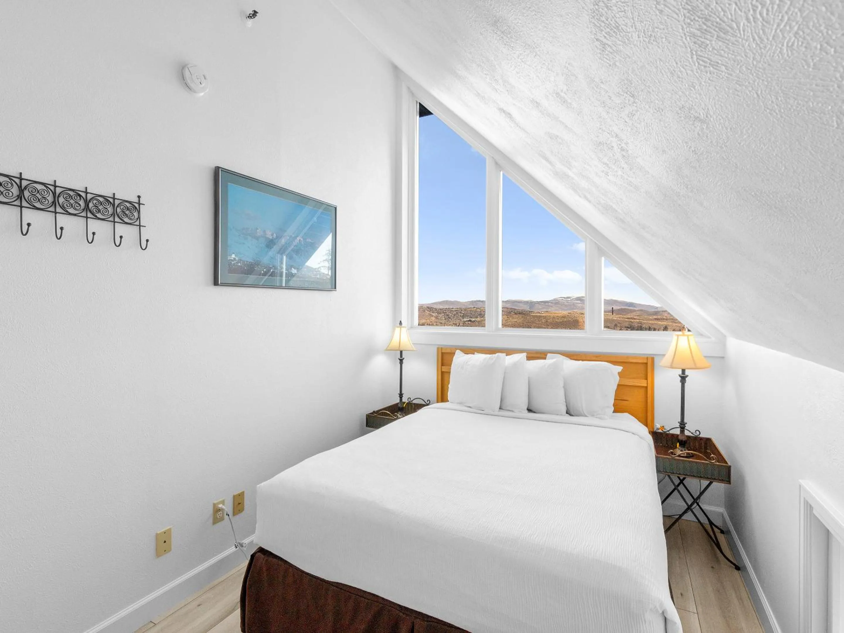 Bedroom, Bed in The Lodge at the Mountain Village by All Seasons Resort Lodging