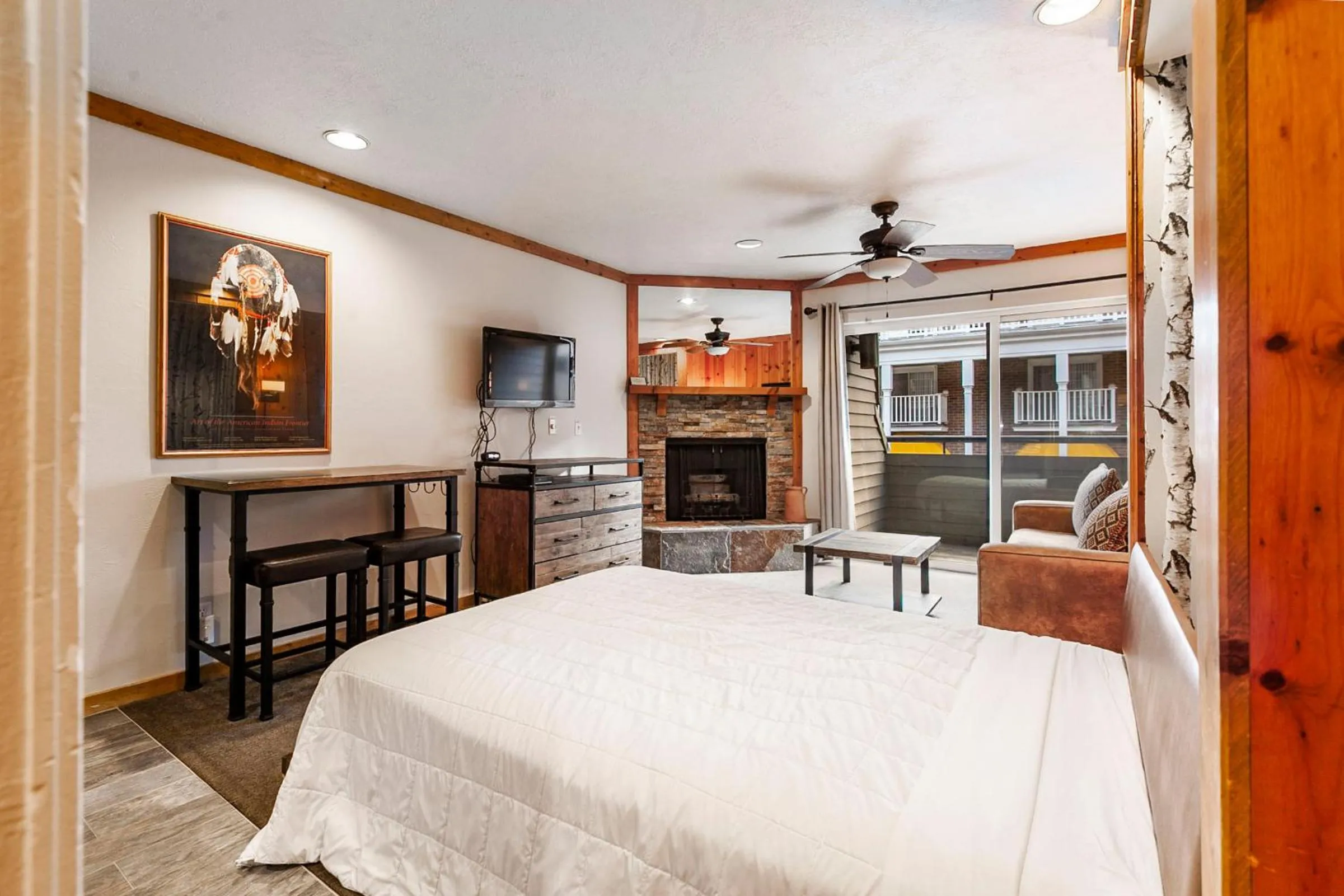 Bed in The Lodge at the Mountain Village by All Seasons Resort Lodging