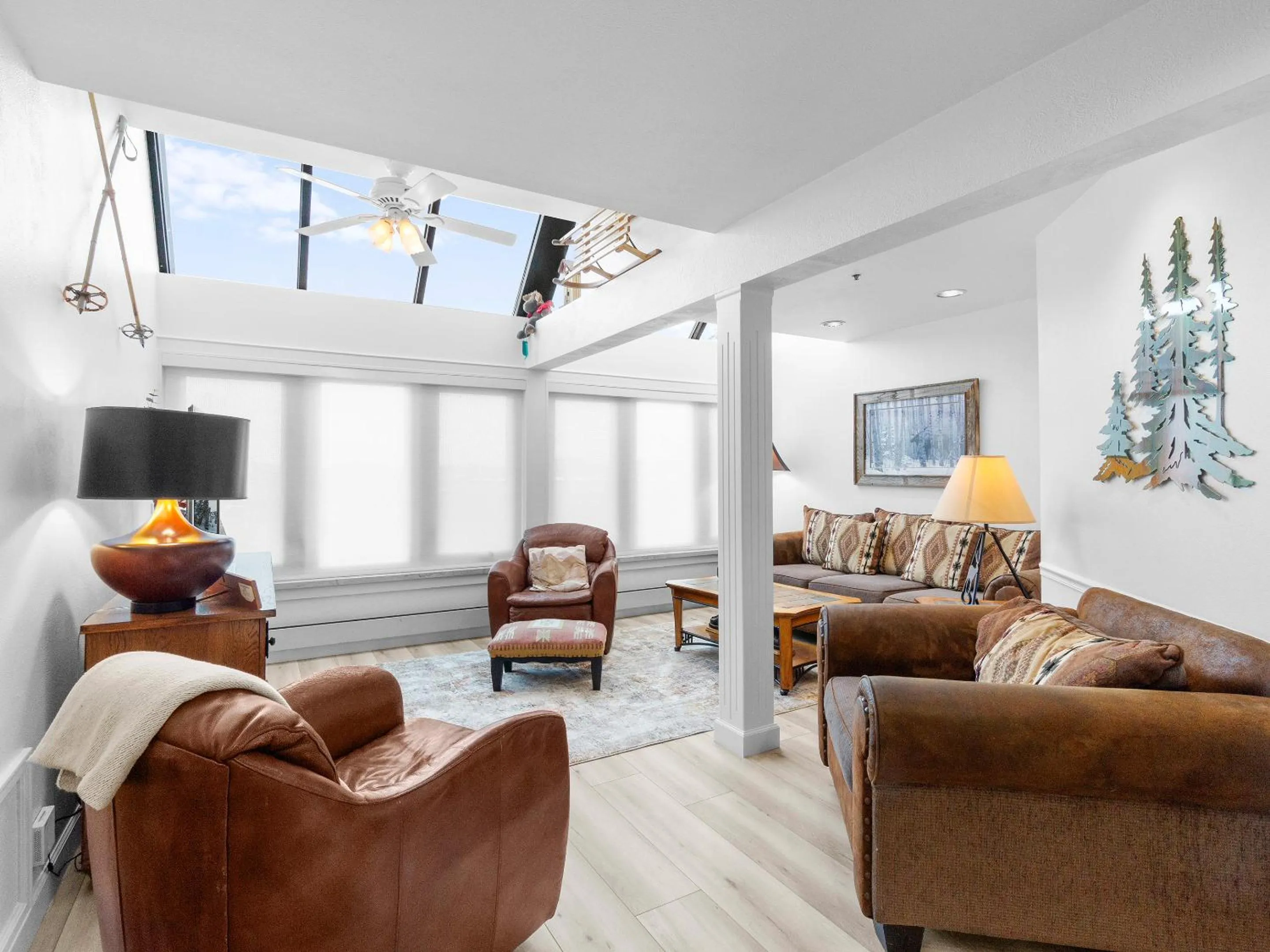 TV and multimedia in The Lodge at the Mountain Village by All Seasons Resort Lodging