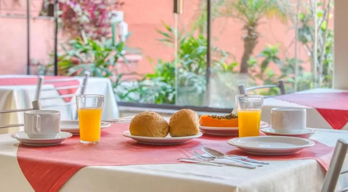 Breakfast in Oscar Hotel