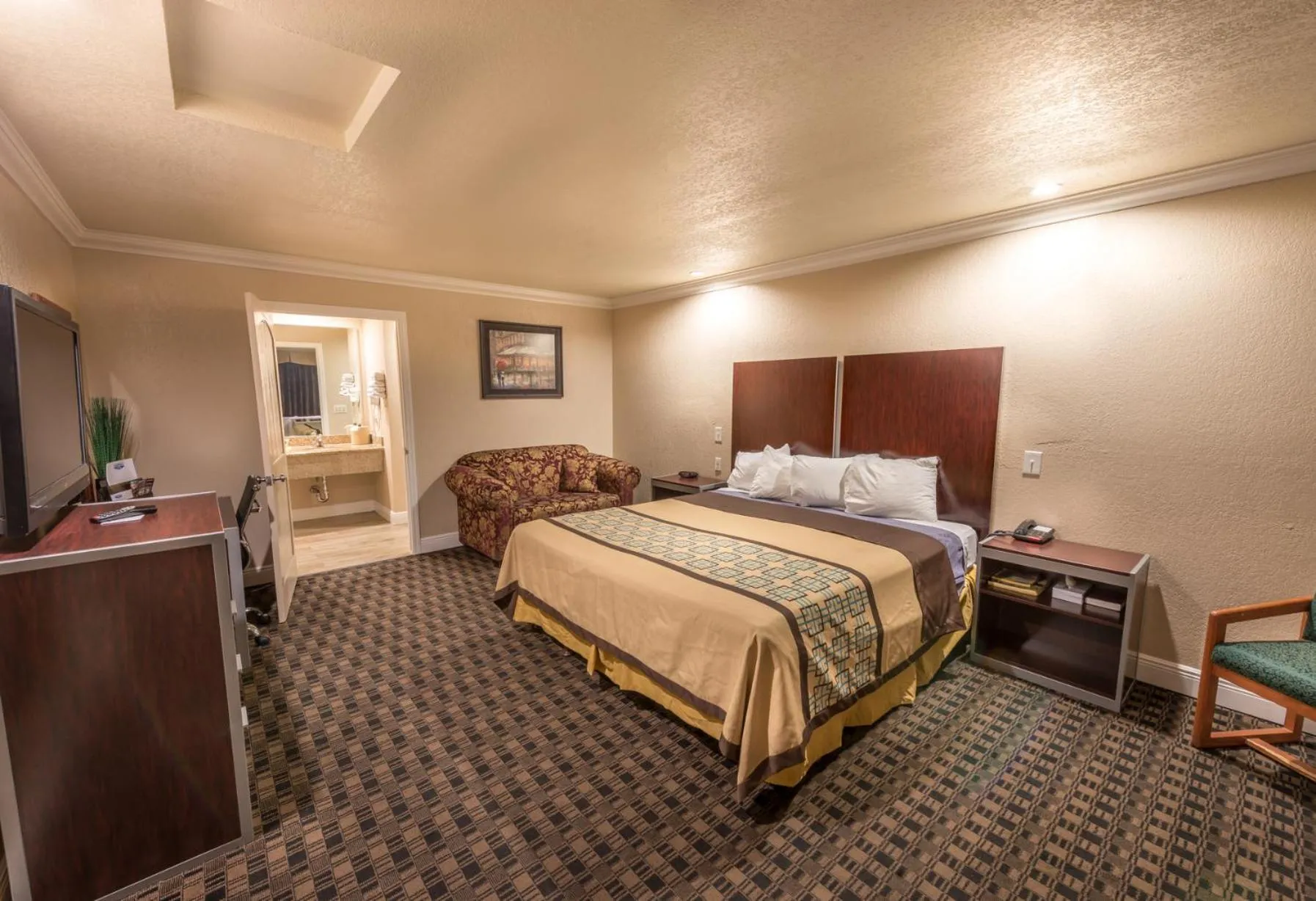 Bed in Edge Water Inn