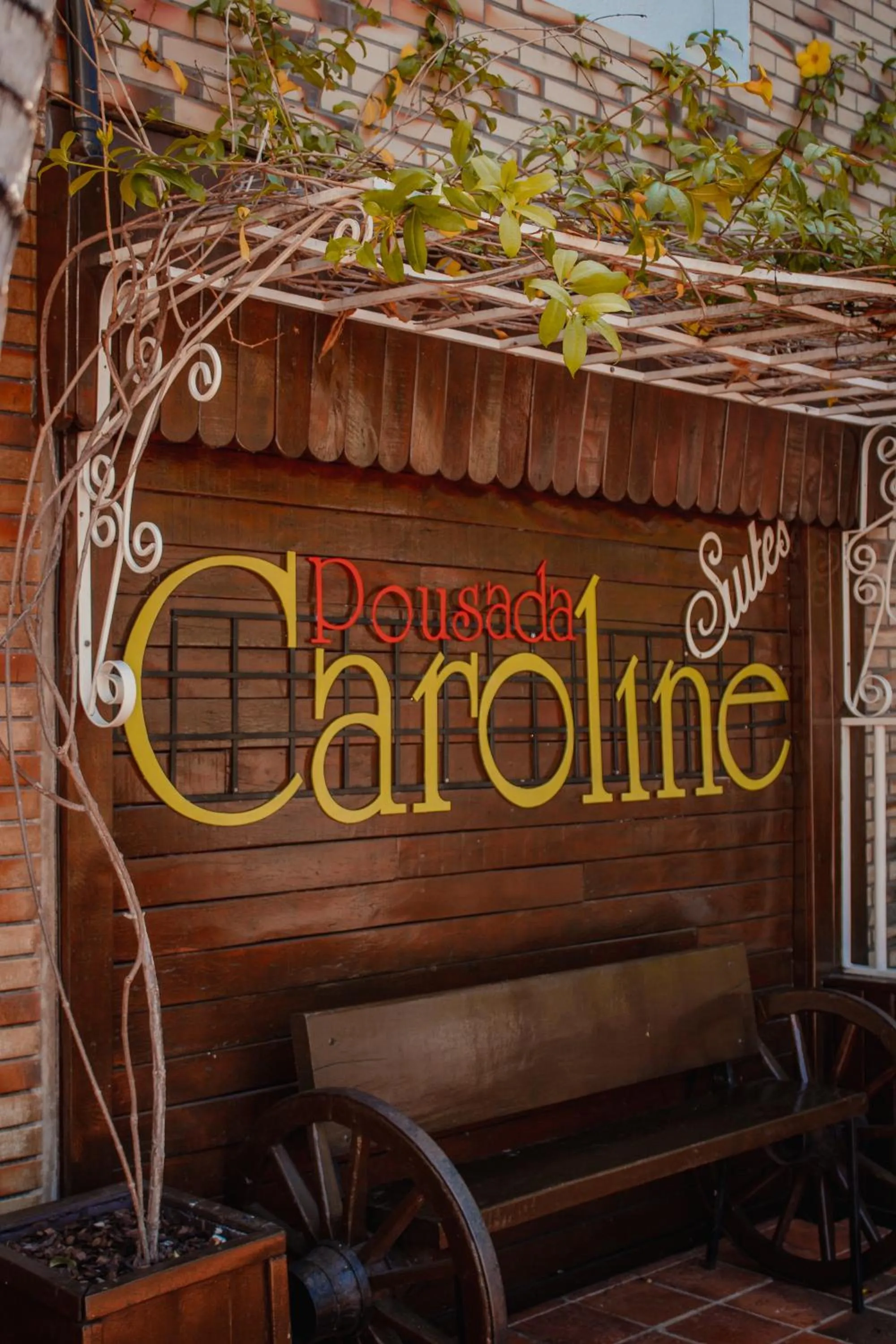 Facade/entrance in Hotel e Pousada Caroline