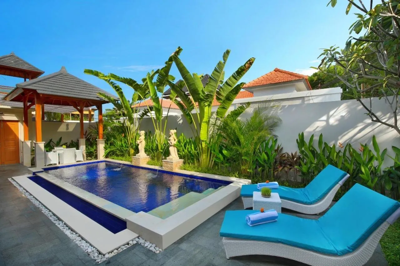 Swimming pool in Holl Villa by Wildflower Group