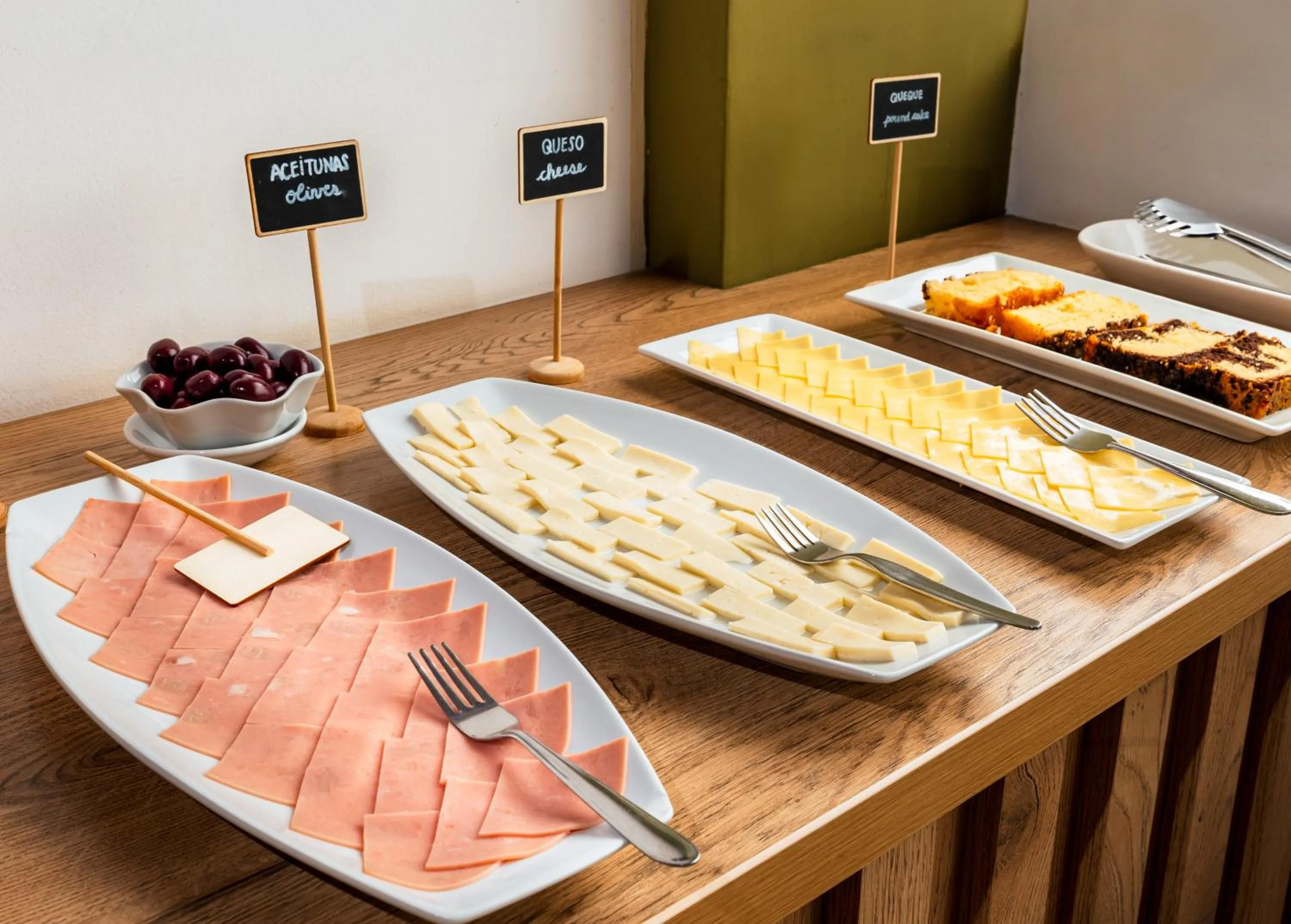 Breakfast in Miraflores Suites Centro