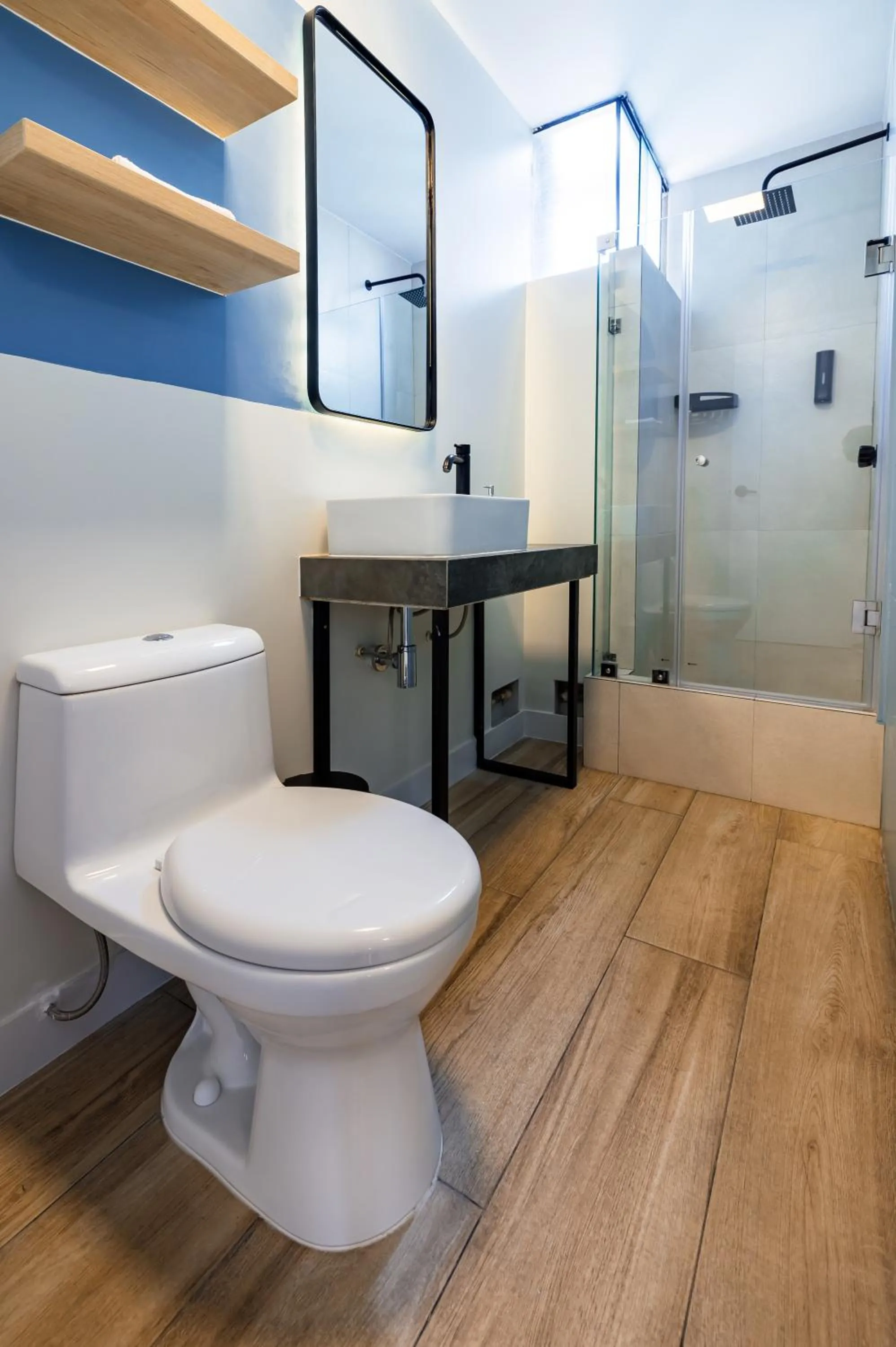 Shower in Miraflores Suites Centro