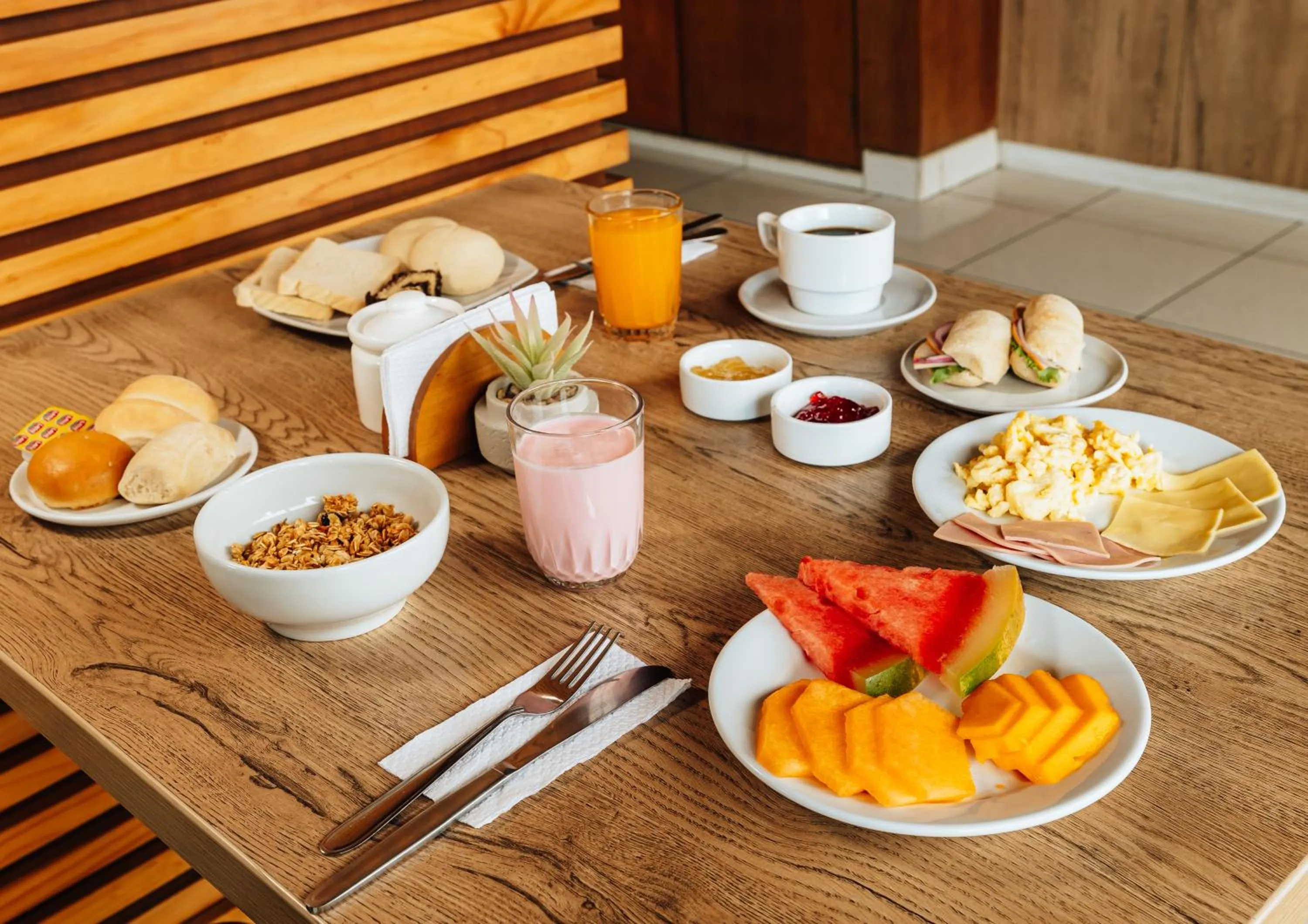 Breakfast in Miraflores Suites Centro