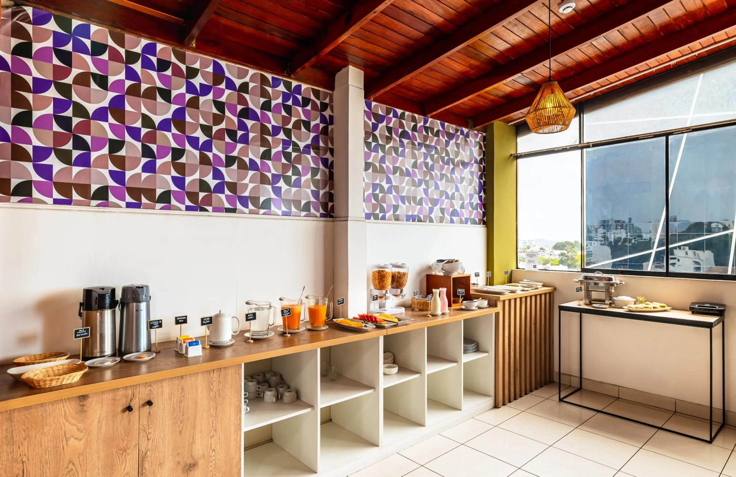 Food and drinks in Miraflores Suites Centro