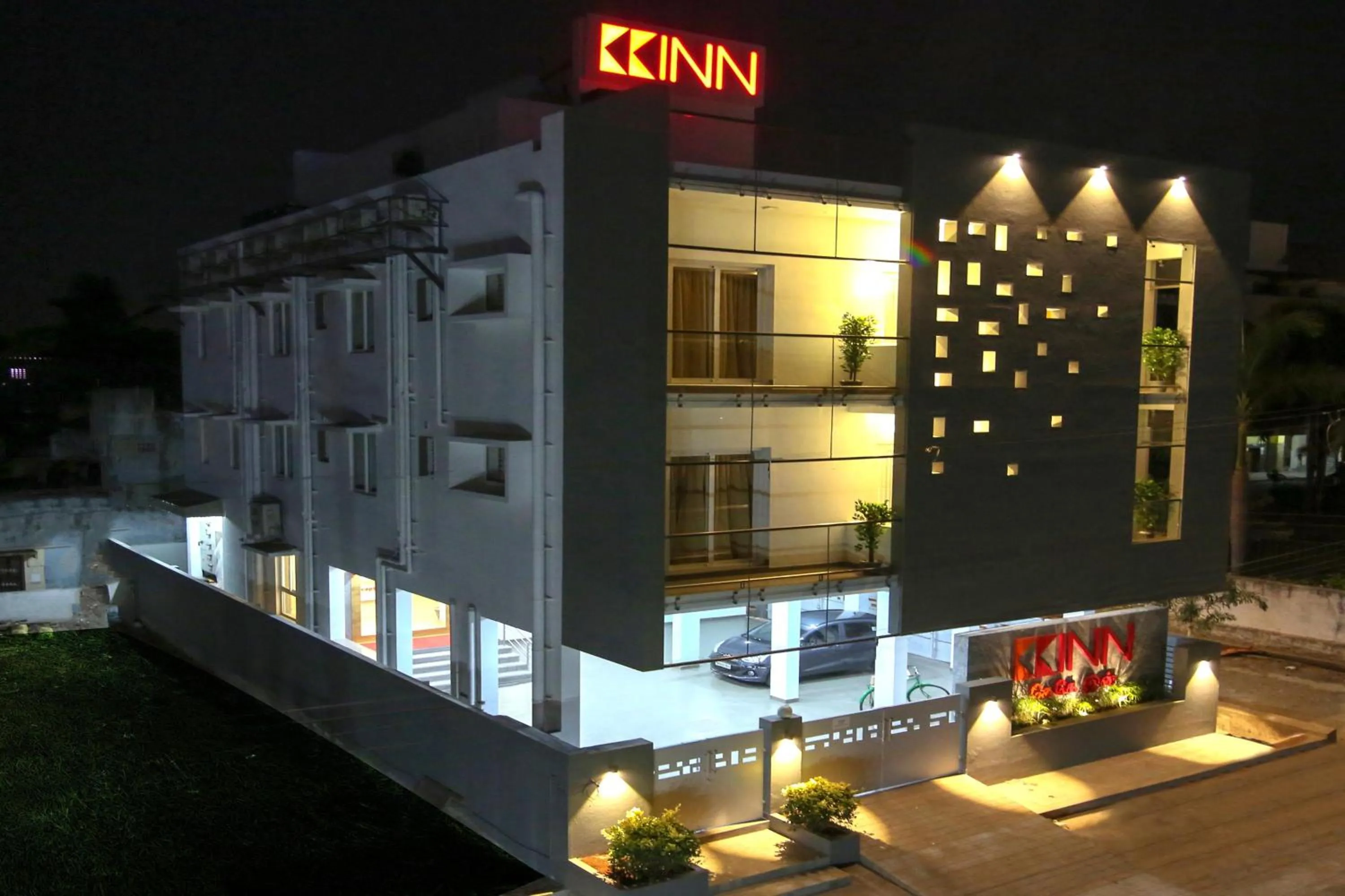 Facade/entrance in KK Inn