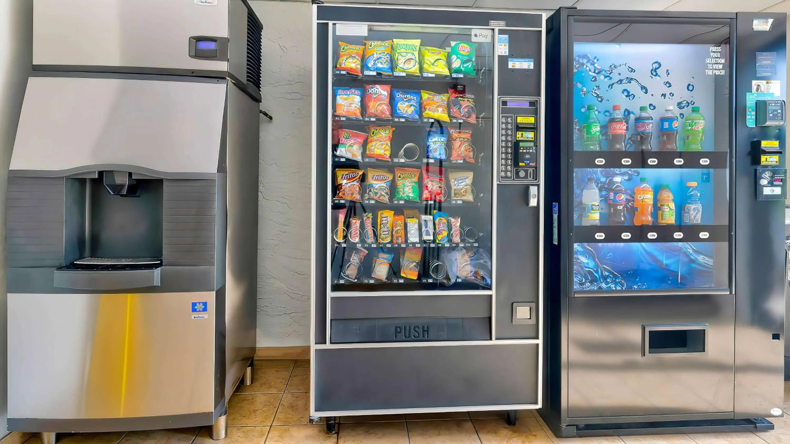 Property building in Motel 6-Milwaukee, WI - Glendale