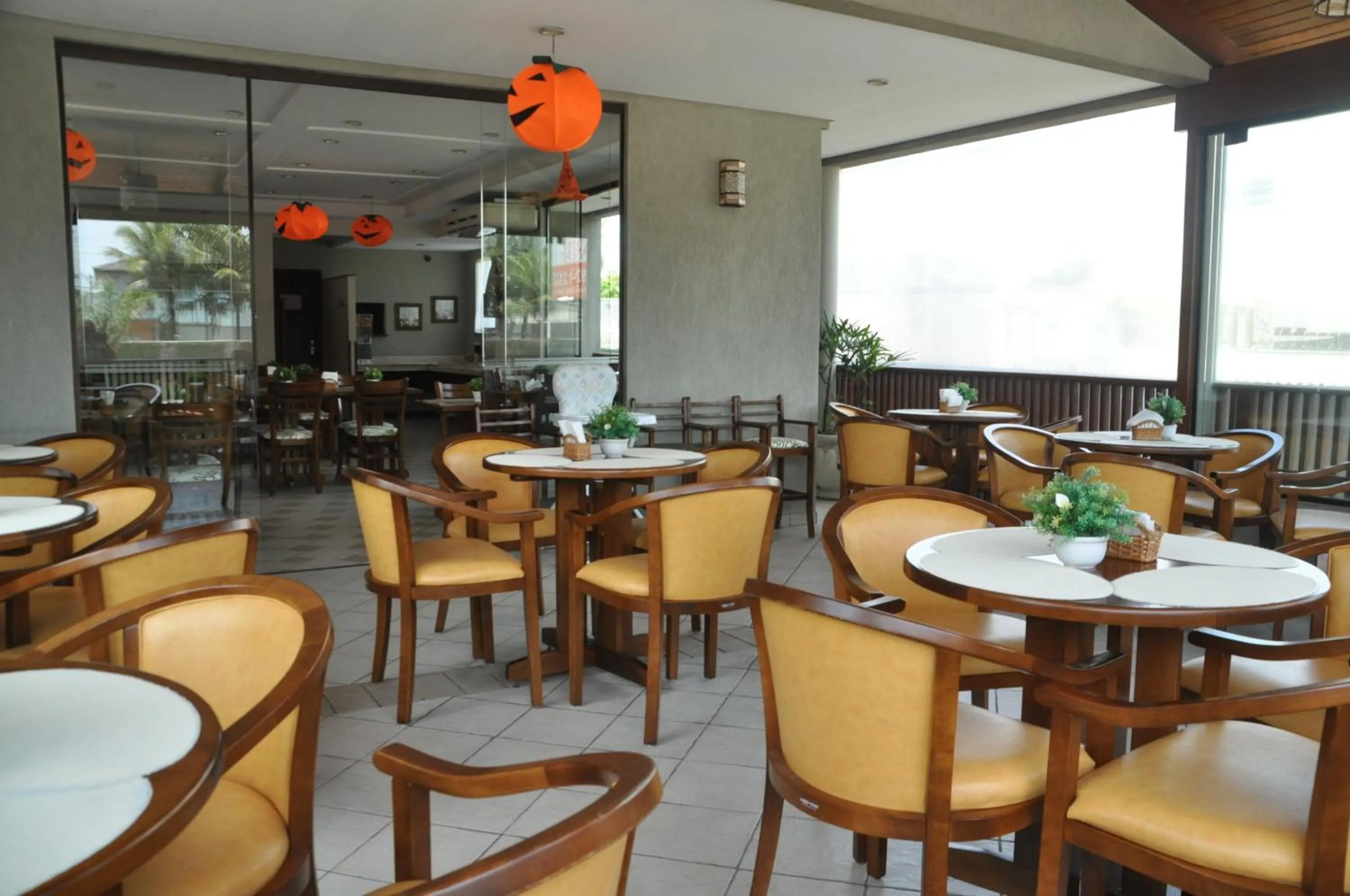 Restaurant/places to eat in Hotel Ilhas do Caribe - Na melhor região da Praia da Enseada