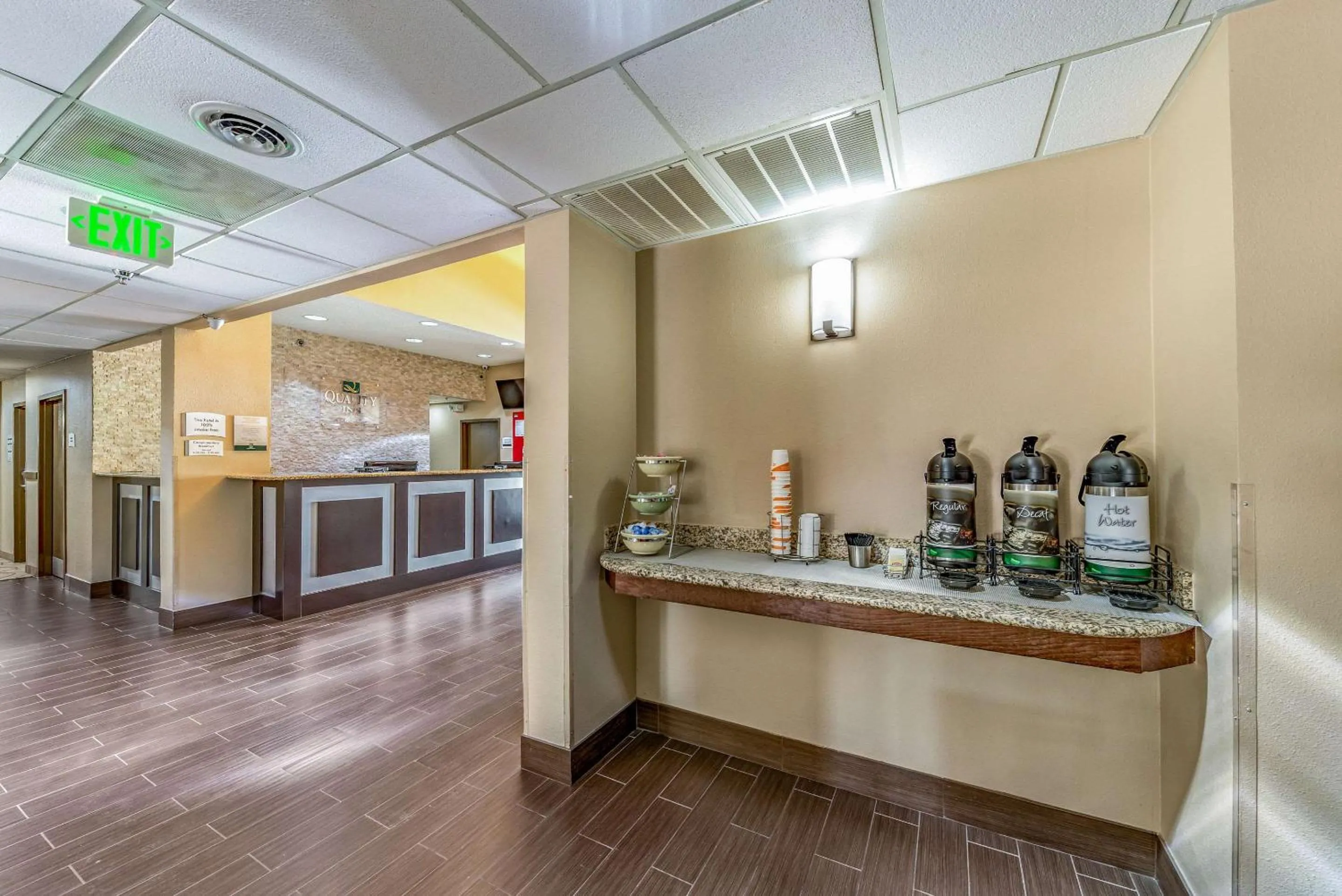 Restaurant/places to eat in Quality Inn West Plano - Dallas