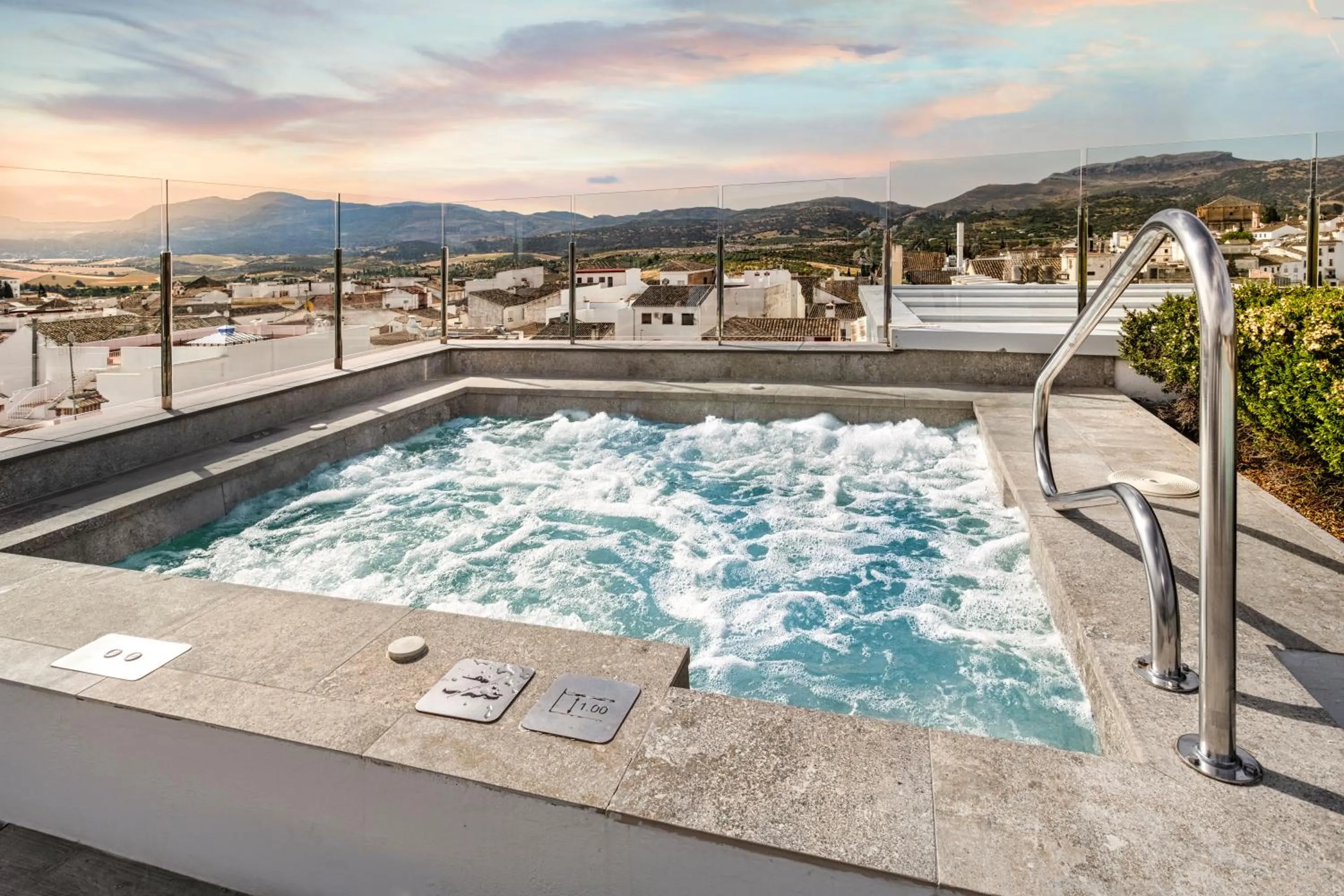 Pool view in Catalonia Ronda