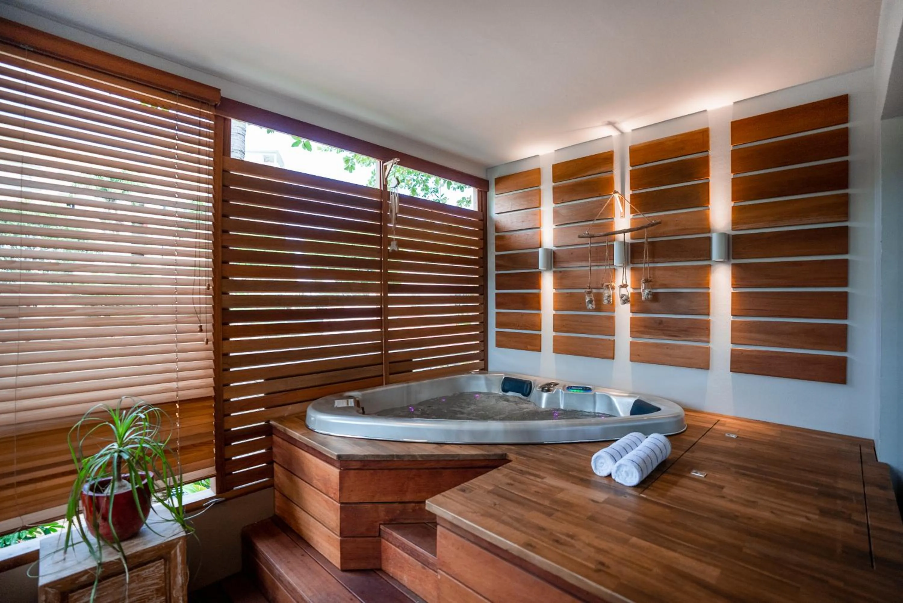 Patio in Hôtel Le Lagon