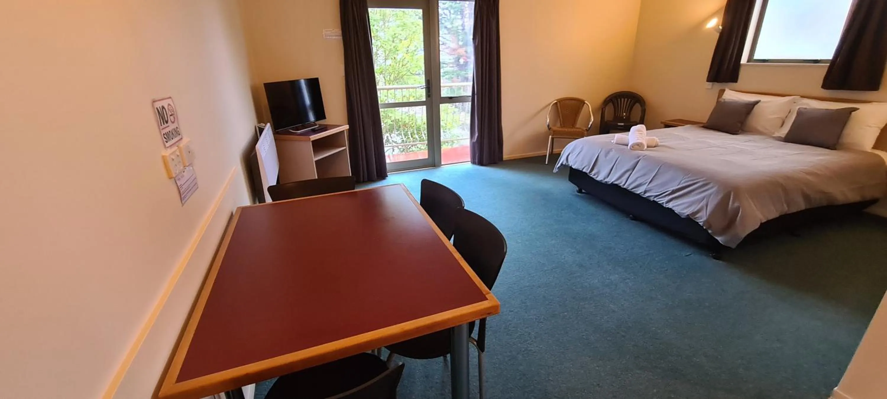 One-Bedroom Apartment in New Castle Motor Lodge