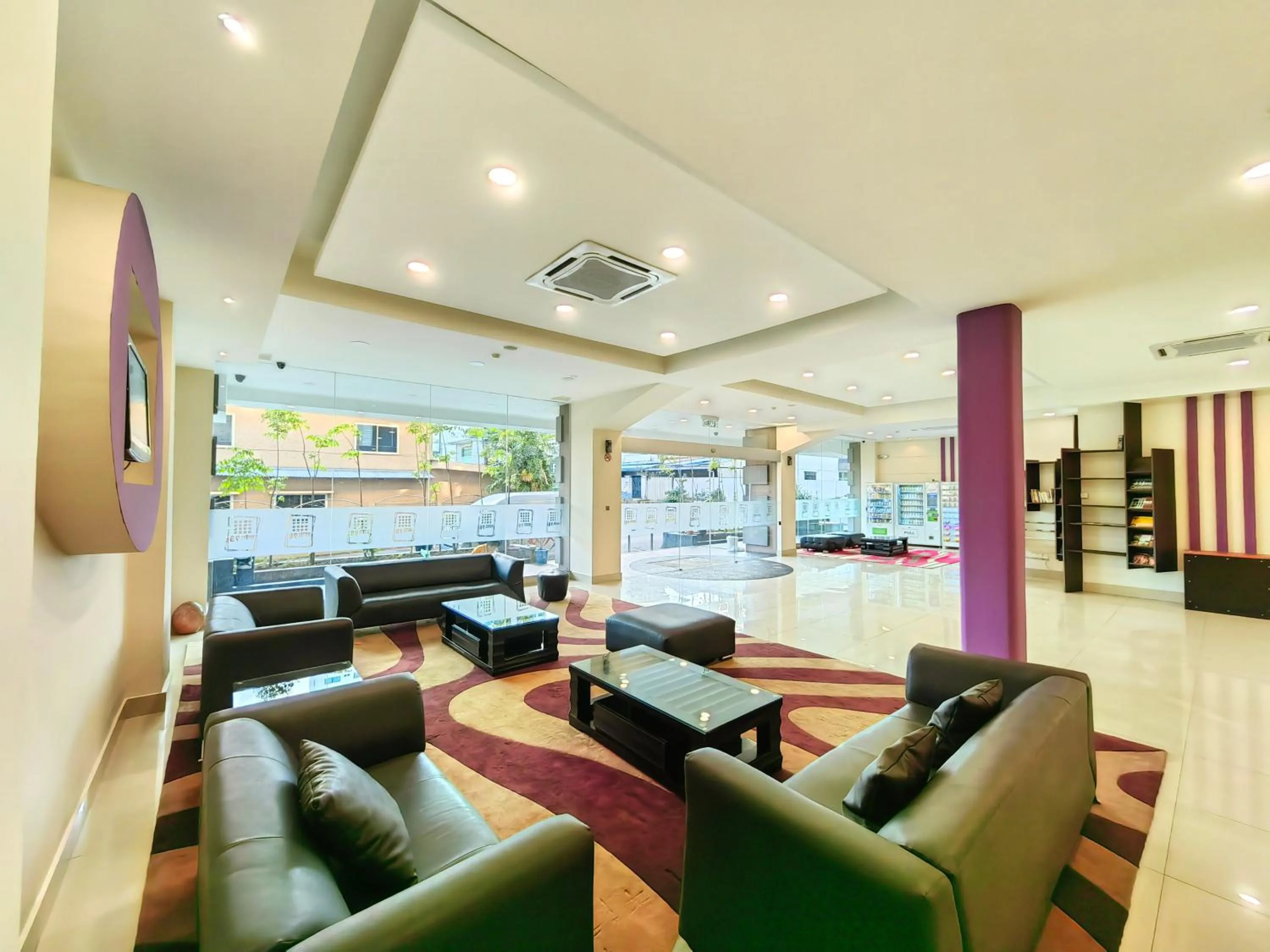 Lobby or reception in Hotel 98