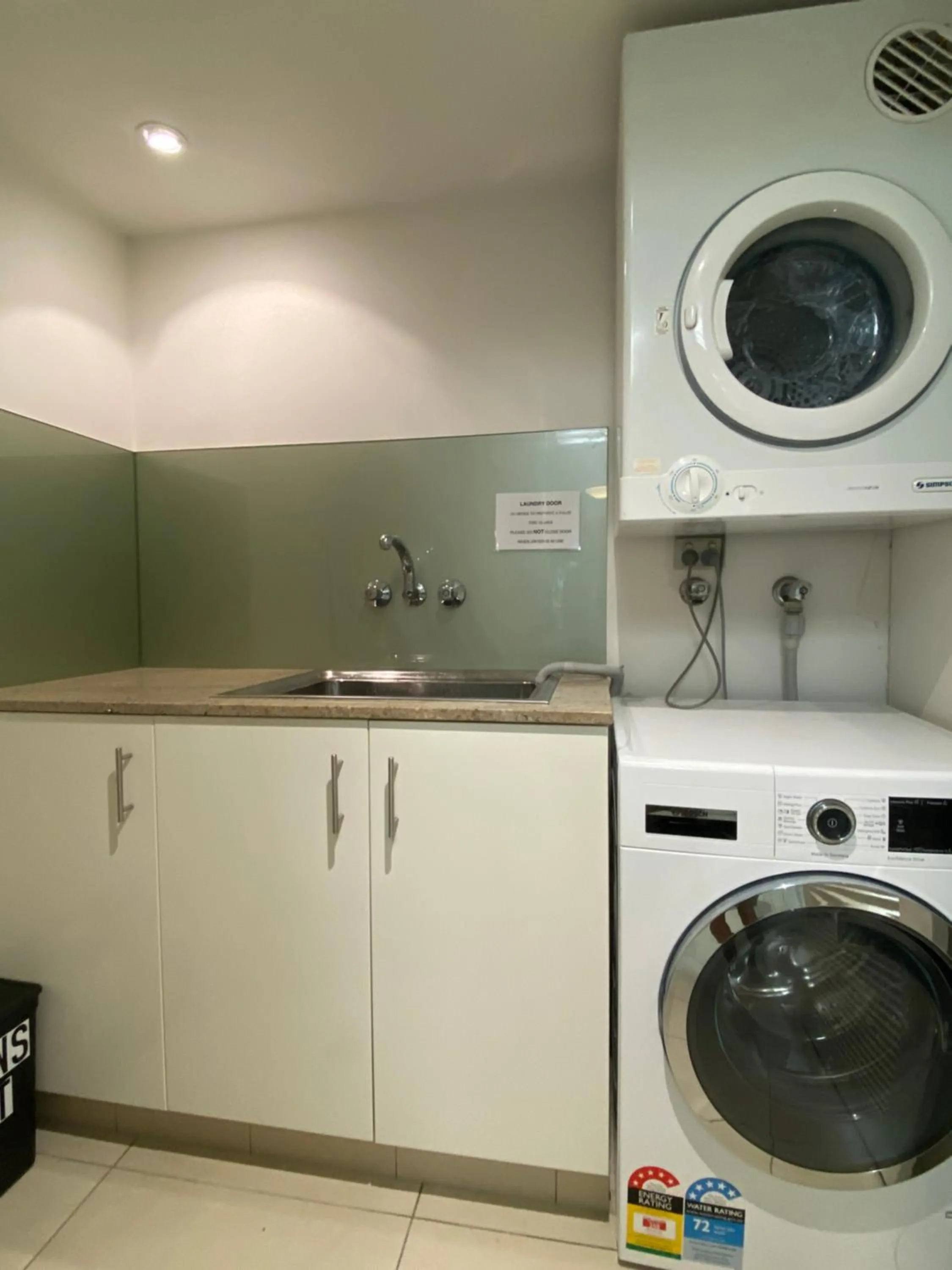 washing machine in 181 The Esplanade