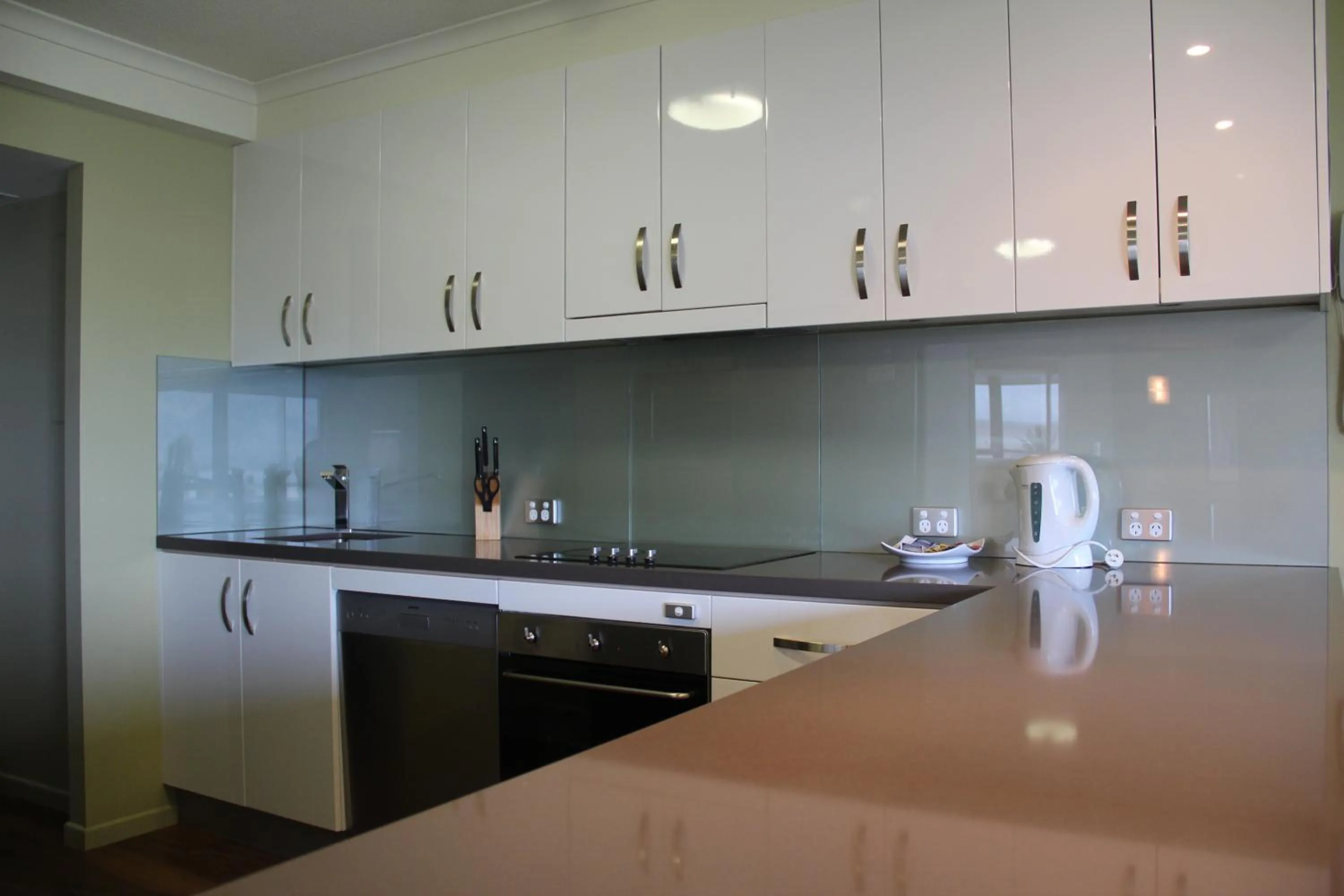 Kitchen or kitchenette in 181 The Esplanade