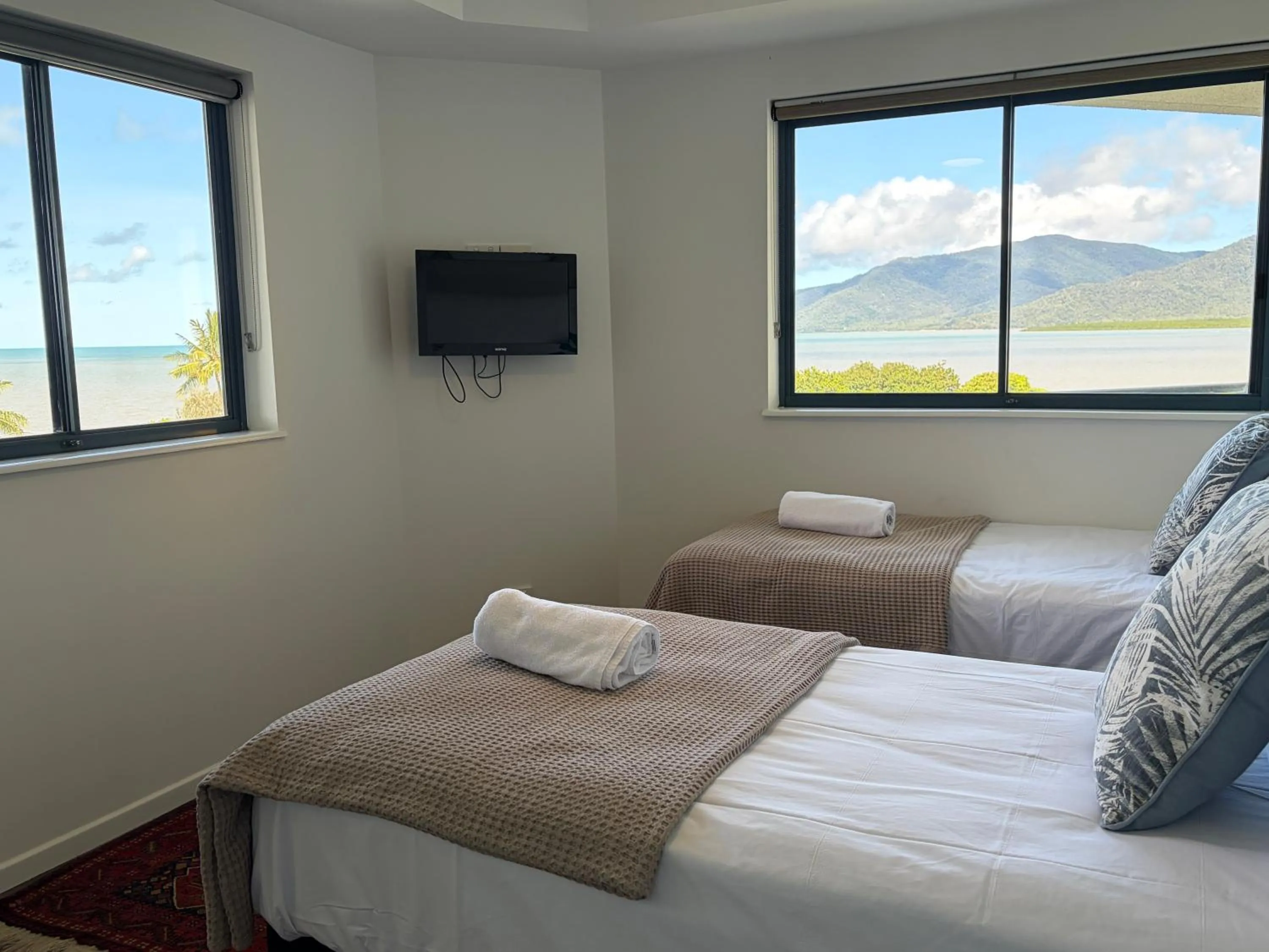 Bedroom, Bed in 181 The Esplanade