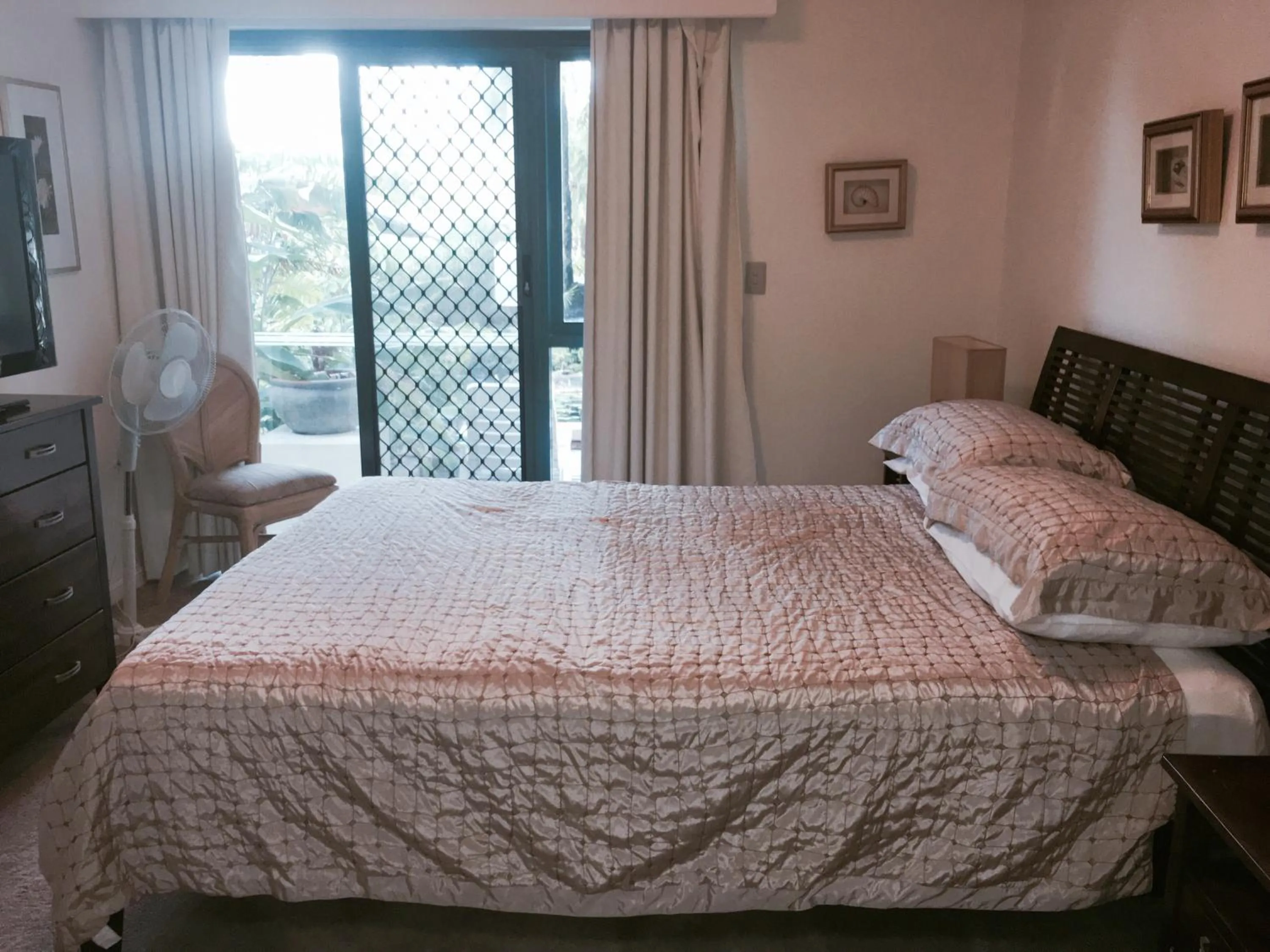 Bedroom, Bed in 181 The Esplanade