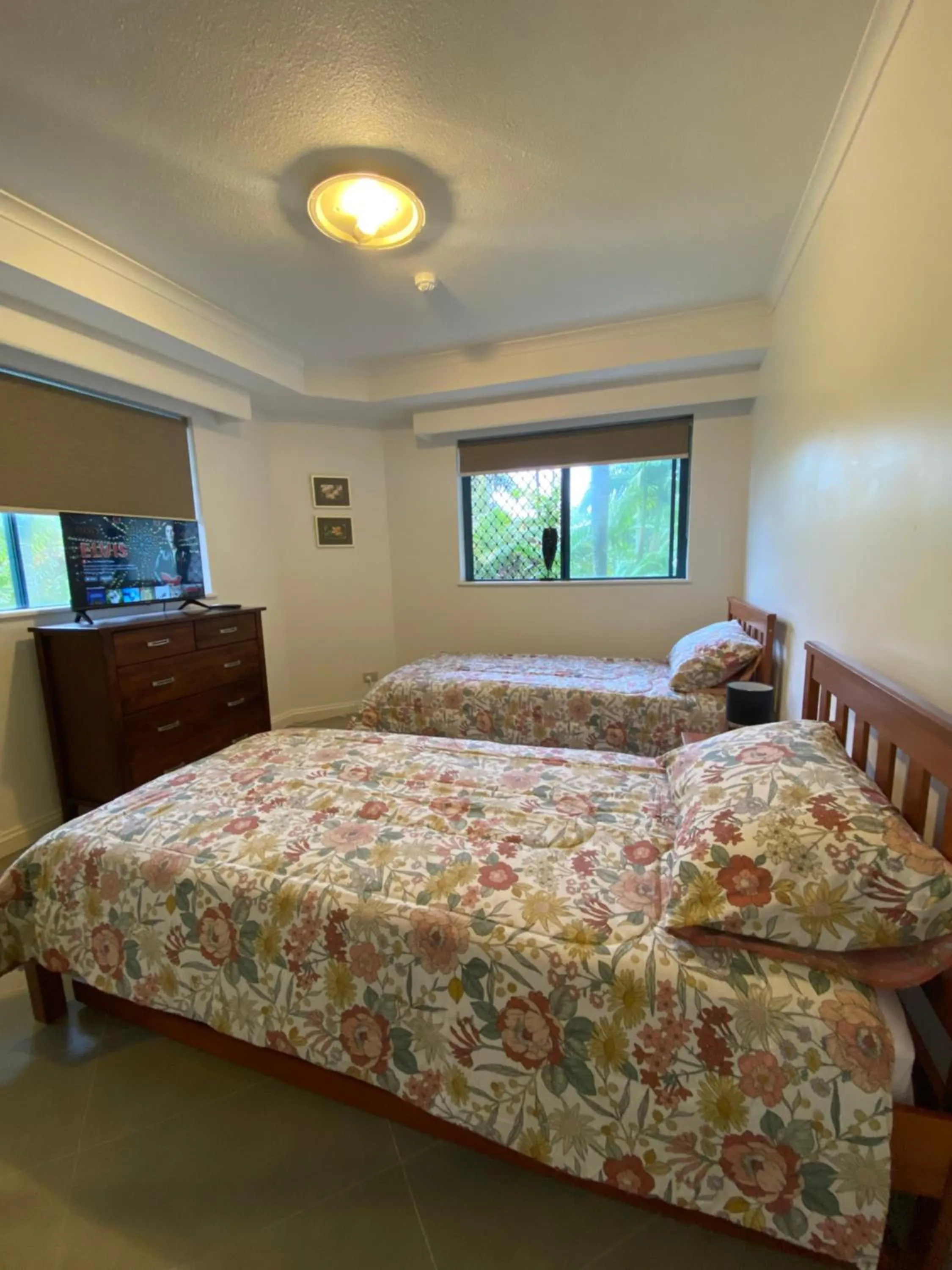 Bed in 181 The Esplanade