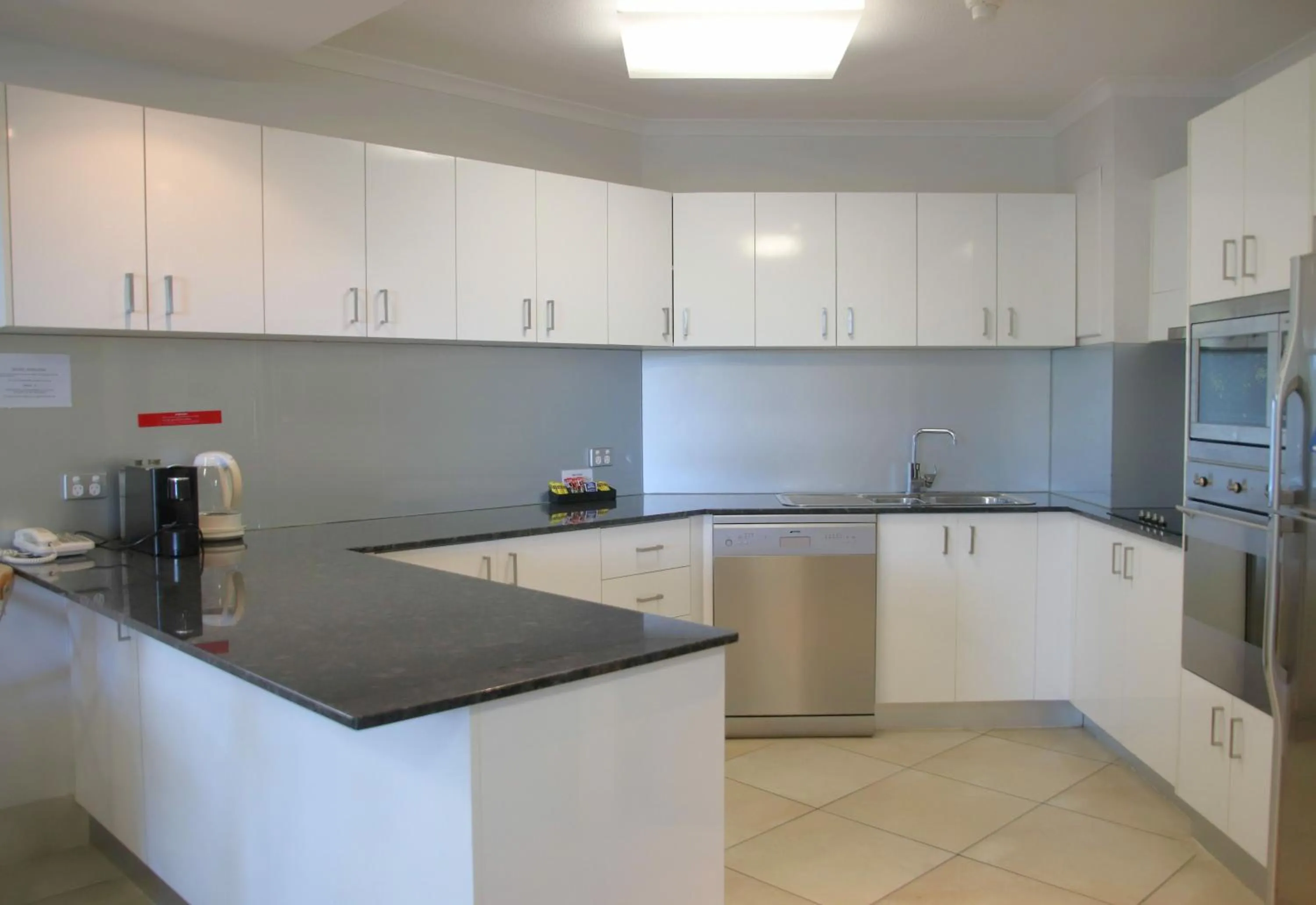 Kitchen or kitchenette in 181 The Esplanade