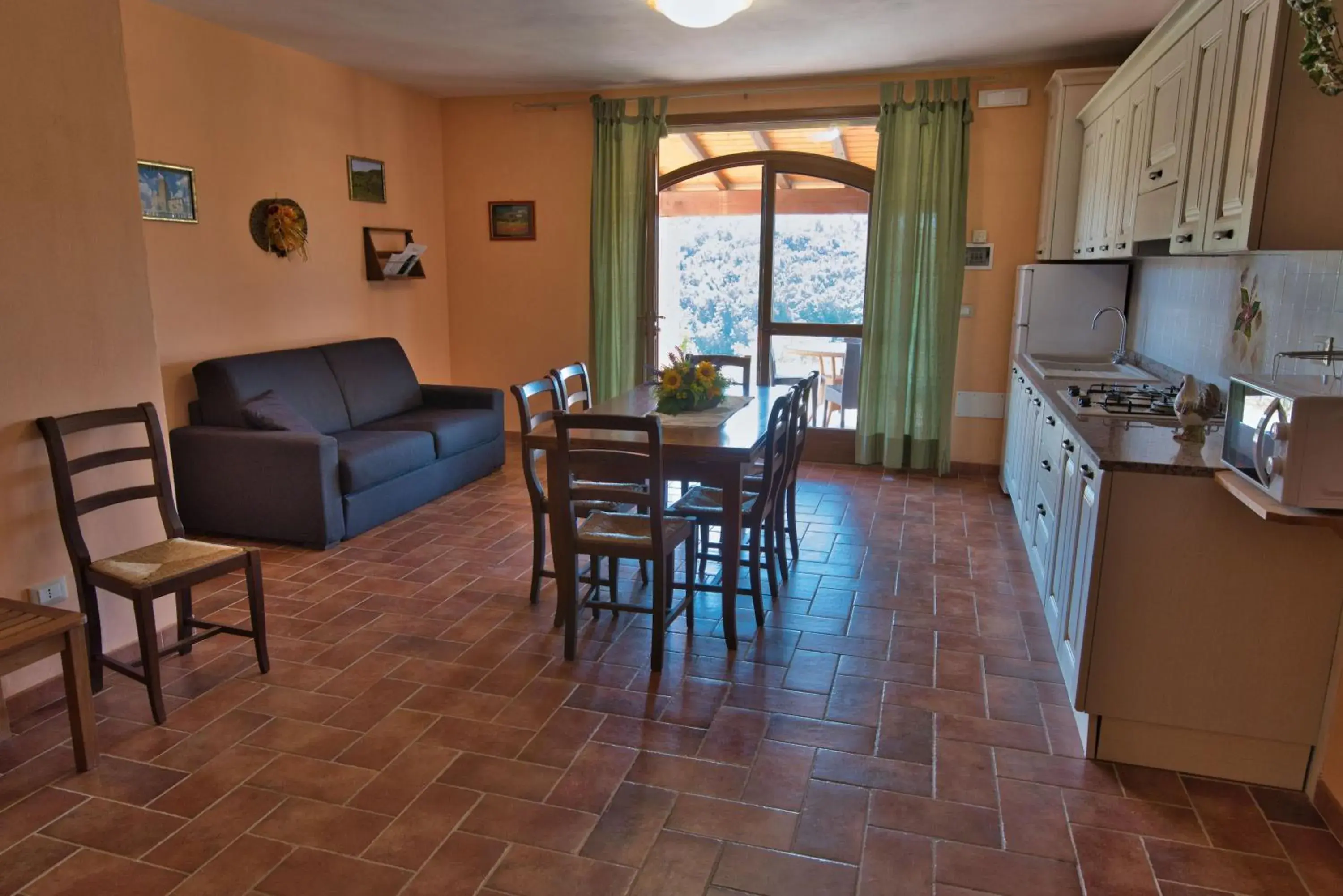 Three-Bedroom Apartment in Agriturismo Pompilia Three-Bedroom Apartment in Agriturismo Pompilia