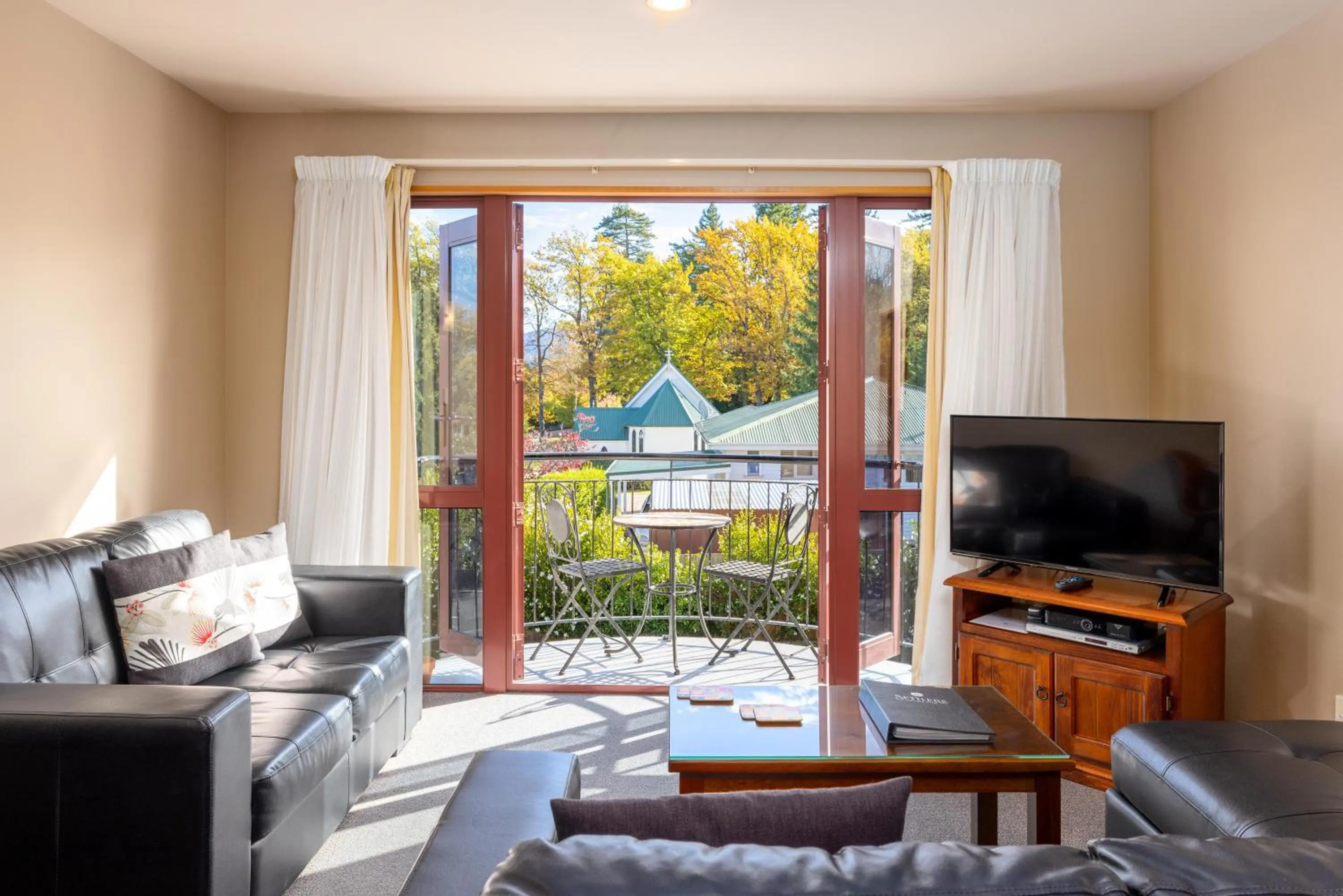 Seating area in Settlers Boutique Motel