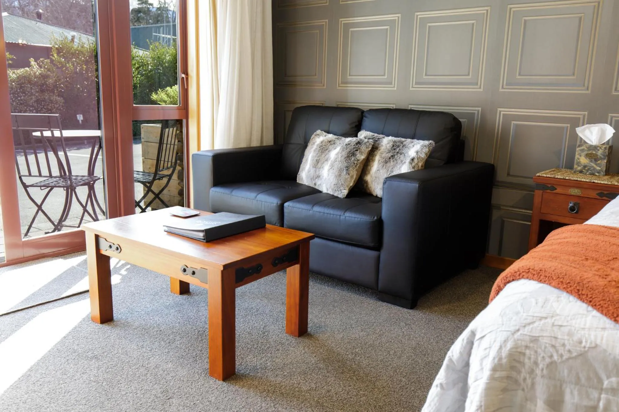 Seating area in Settlers Boutique Motel