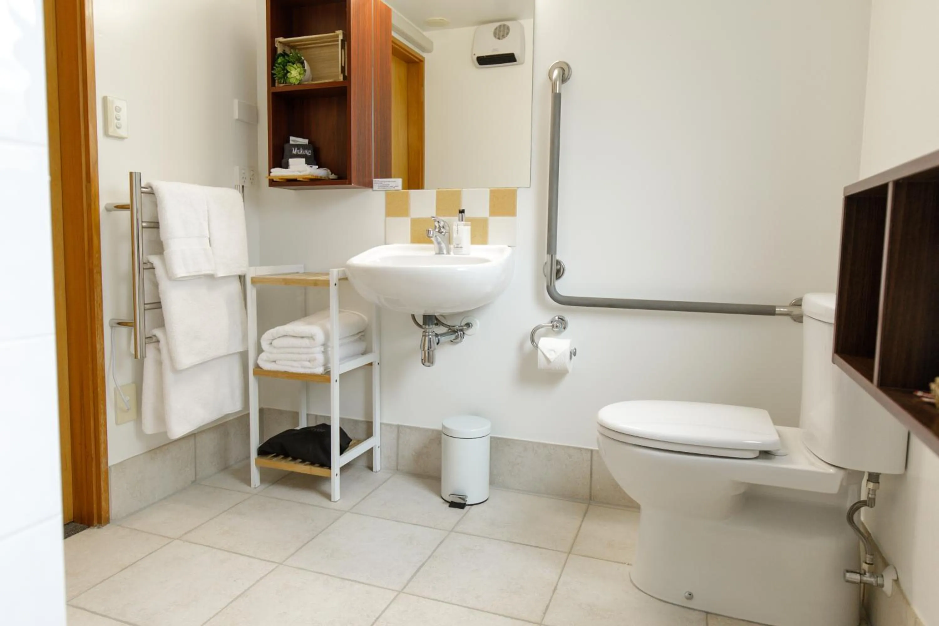 Bathroom in Settlers Boutique Motel