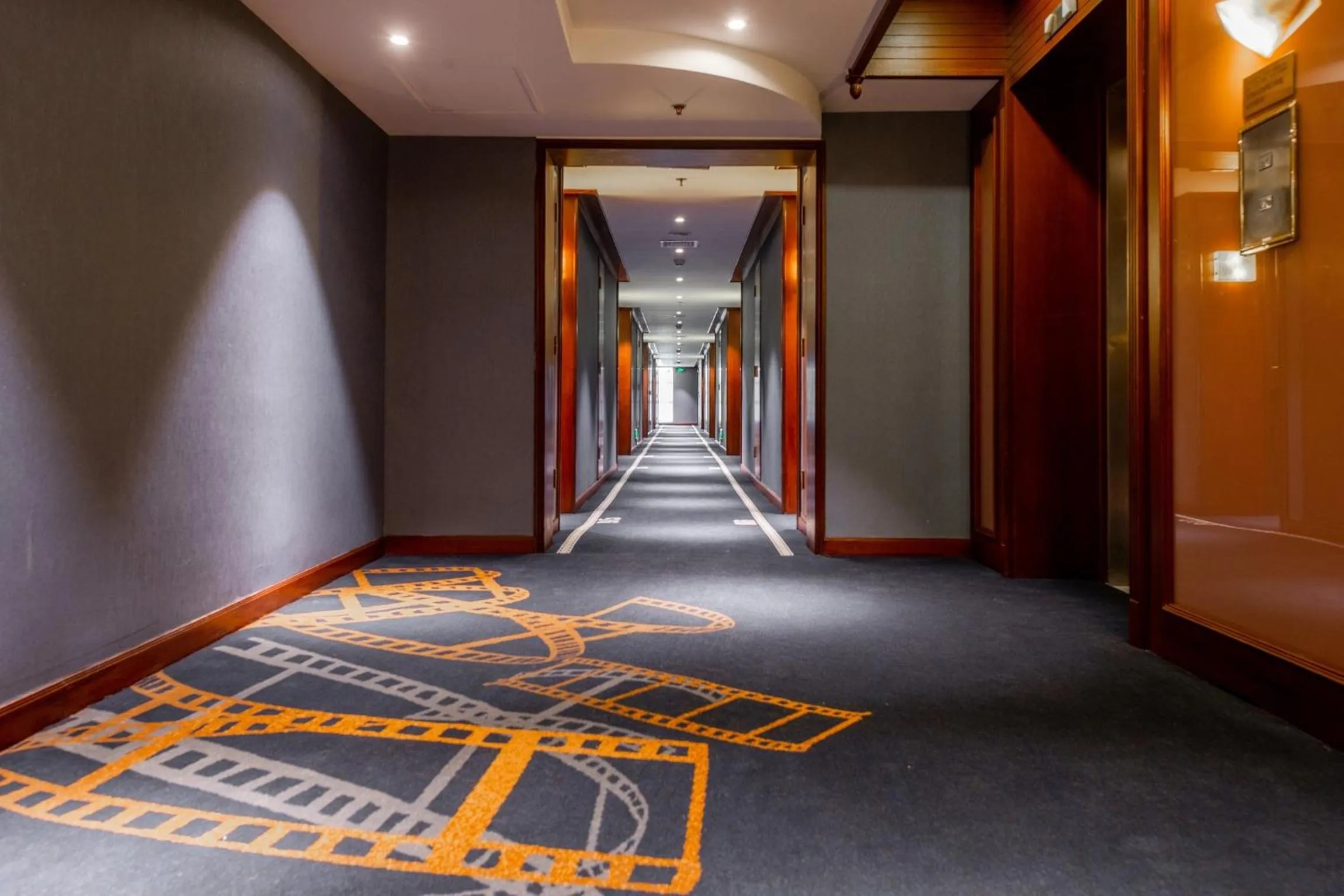 Photo of the whole room in Crowne Plaza Shanghai by IHG