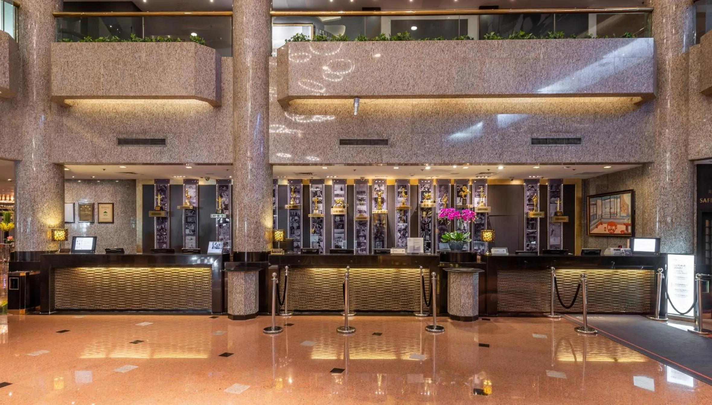 Lobby or reception in Crowne Plaza Shanghai by IHG