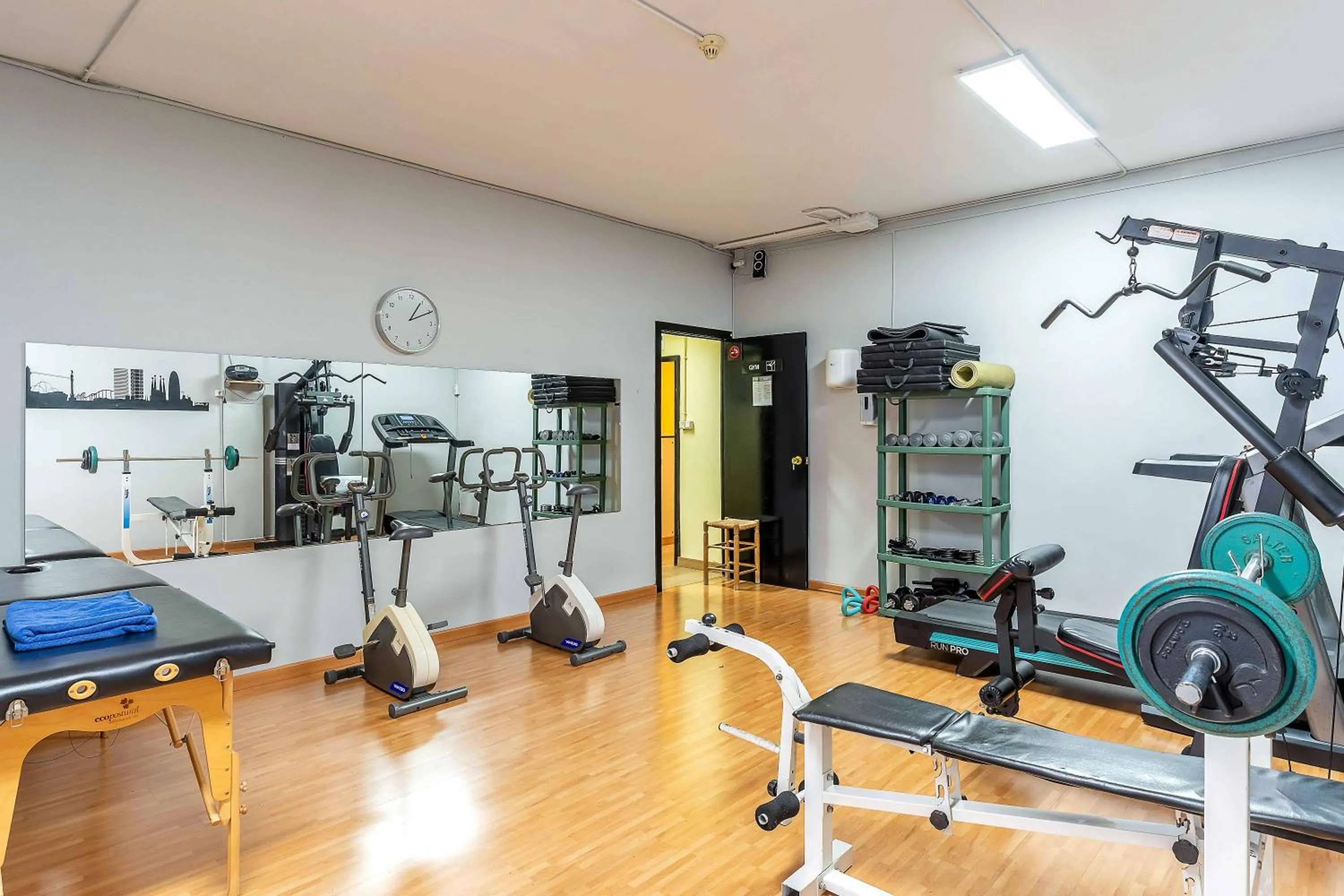 Fitness centre/facilities in Aparthotel Bertrán
