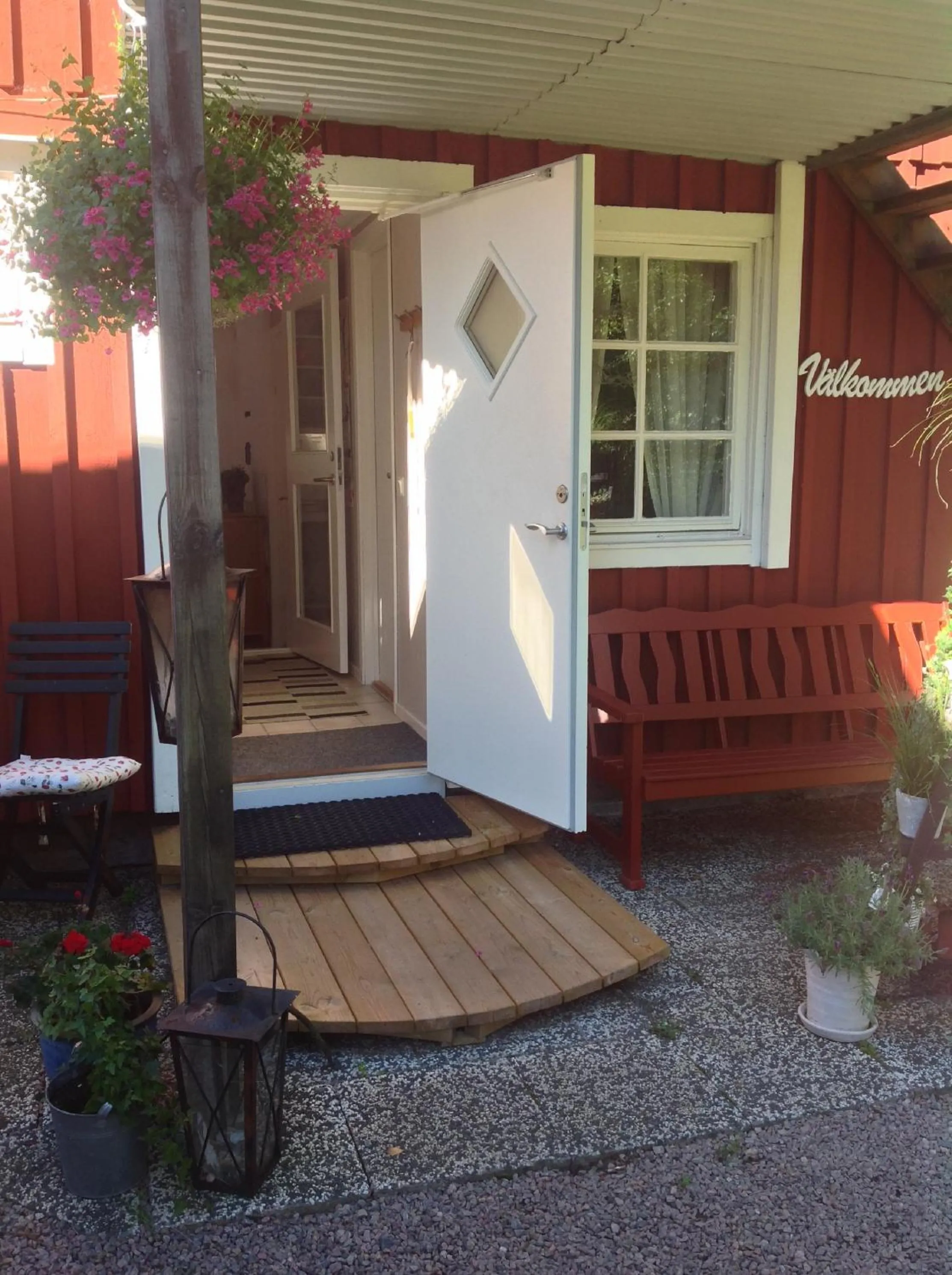 Facade/entrance in Gånarps rum och Stuguthyrning