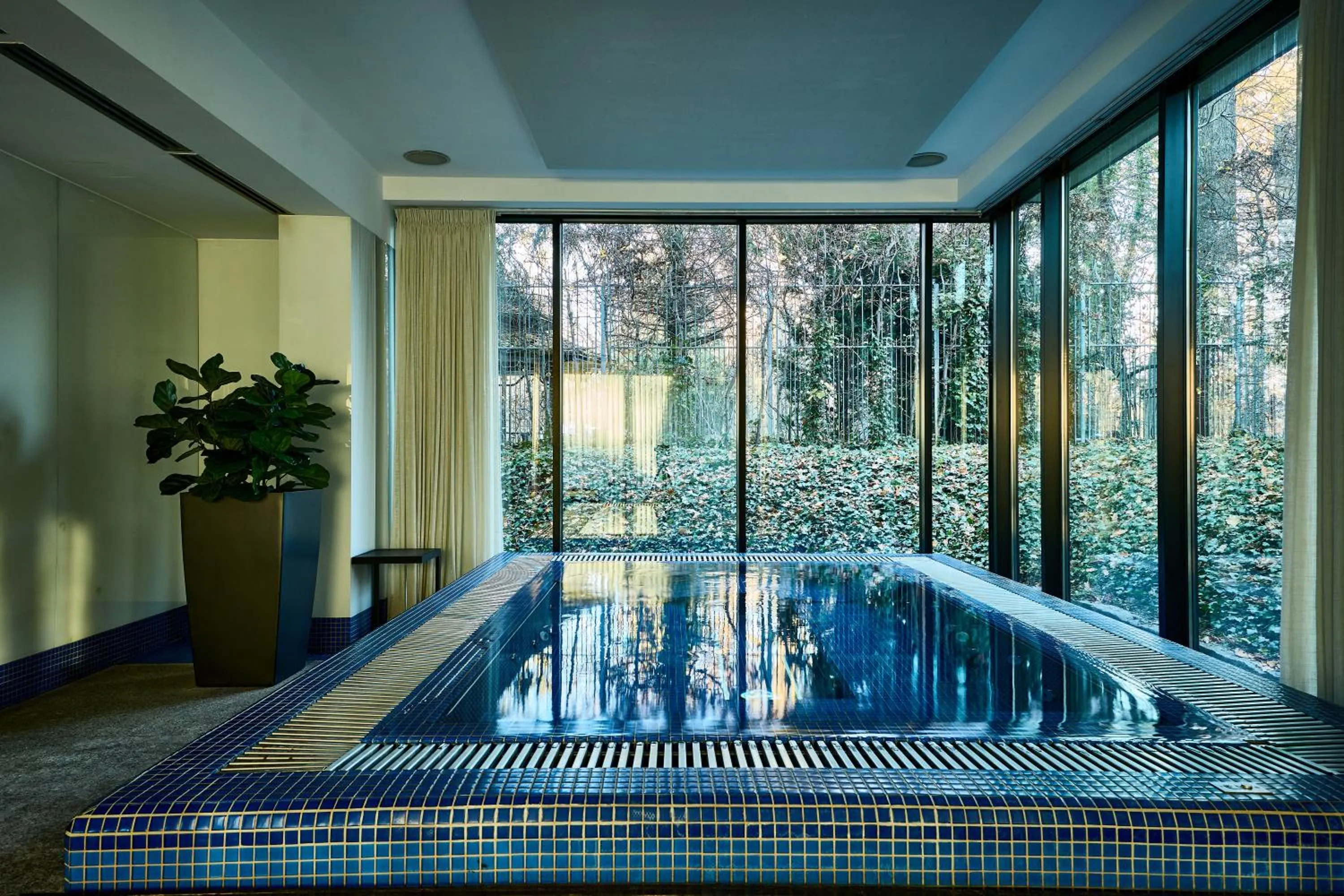 Hot Tub in Platinum Palace Boutique Hotel & SPA