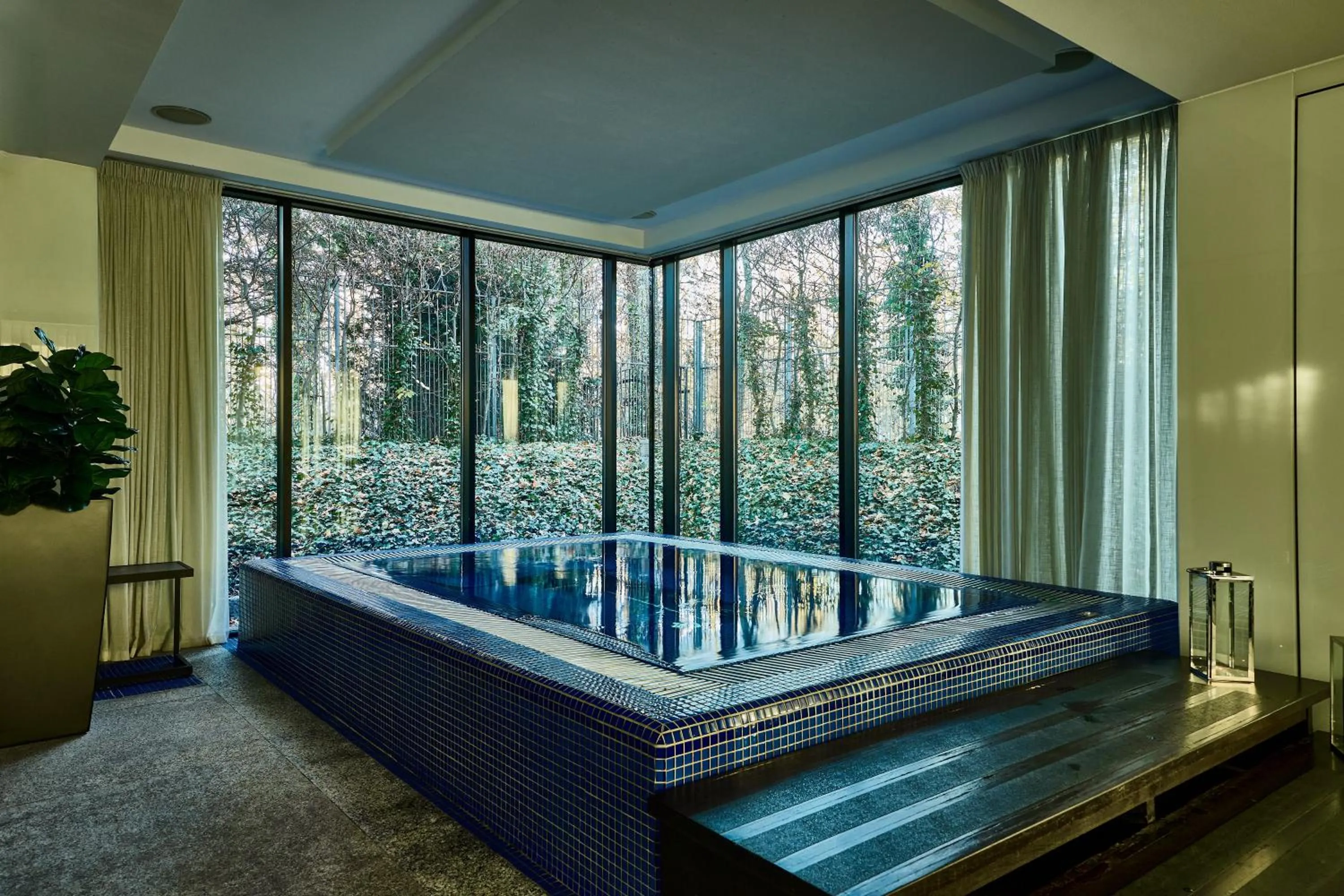 Hot Tub in Platinum Palace Boutique Hotel & SPA