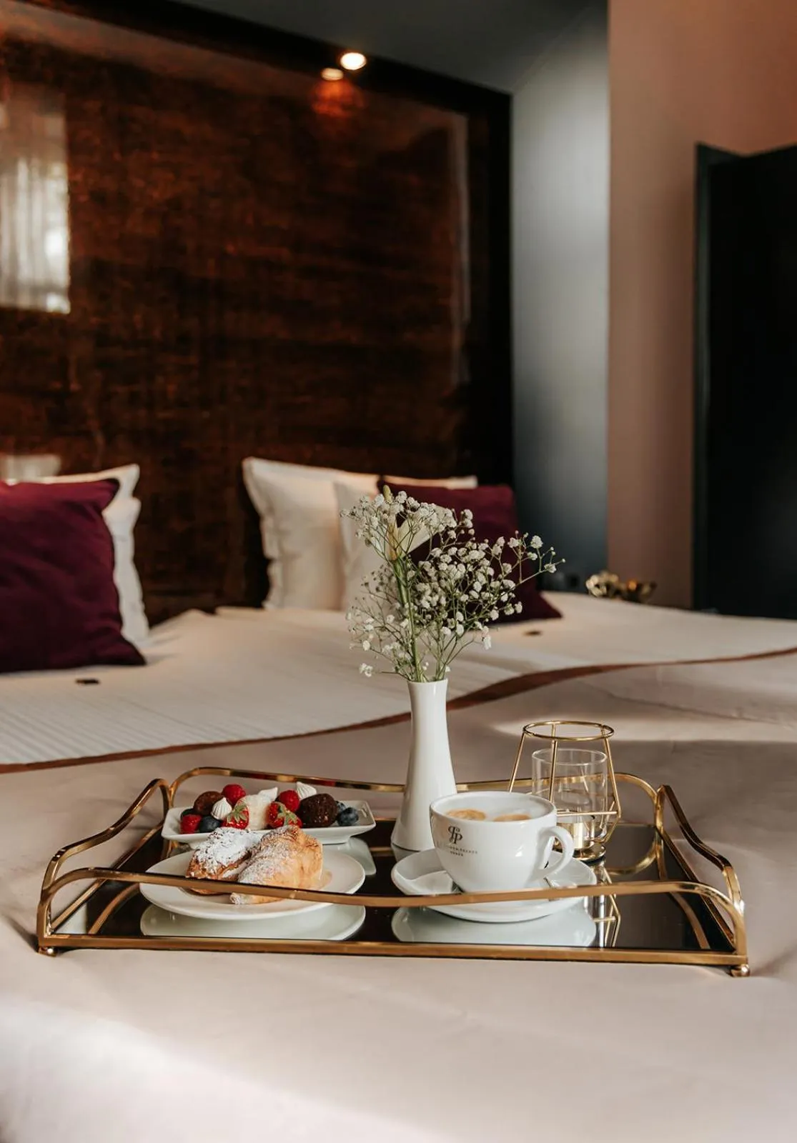 Bed in Platinum Palace Boutique Hotel & SPA