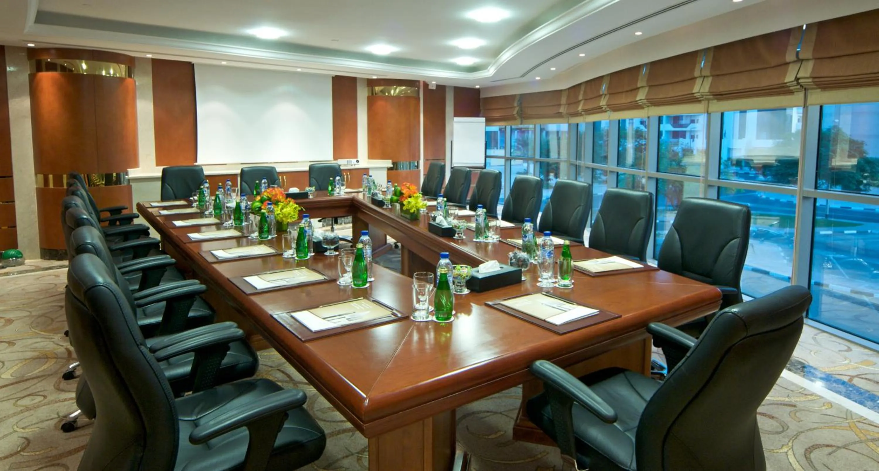 Business facilities in City Seasons Hotel Dubai