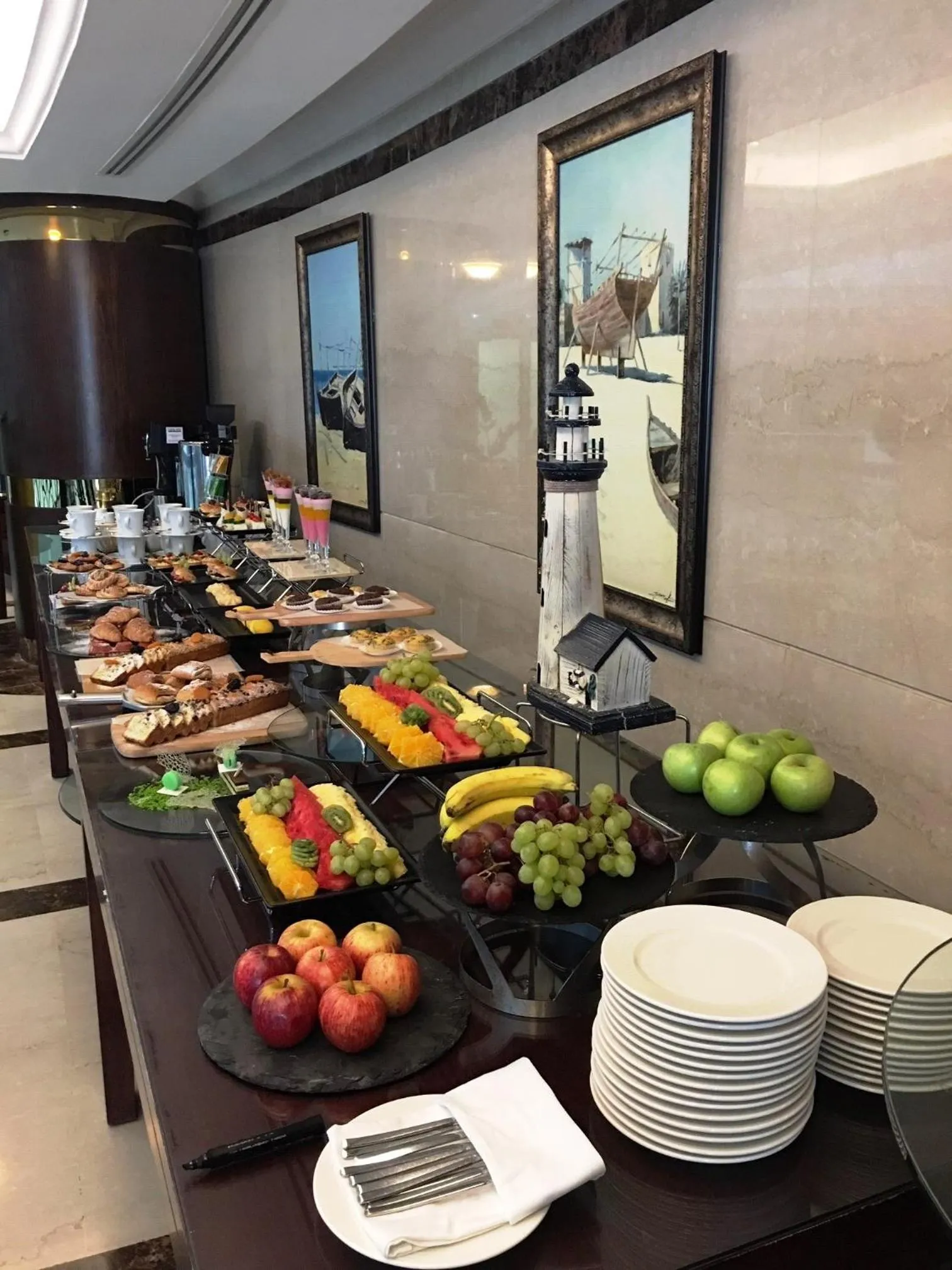 Continental breakfast in City Seasons Hotel Dubai