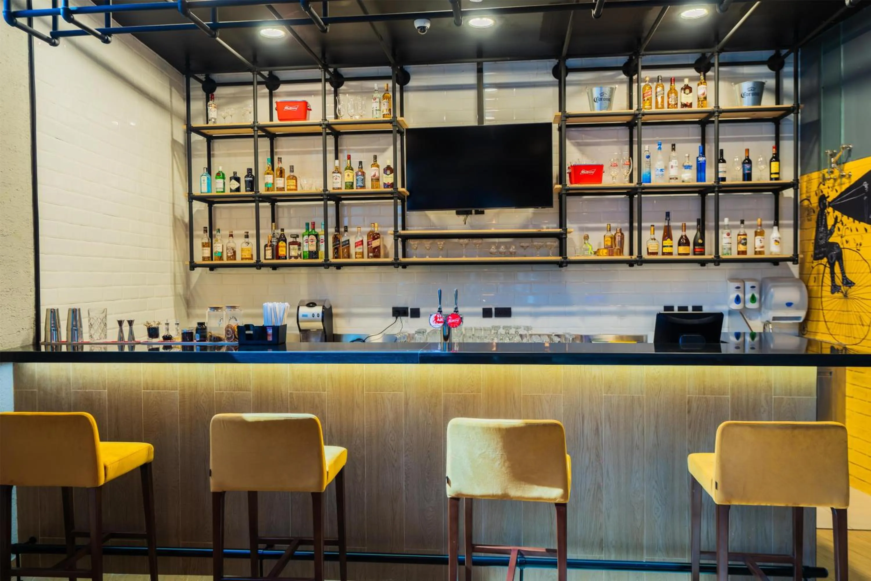 Lounge or bar in DoubleTree by Hilton Dubai Port Saeed